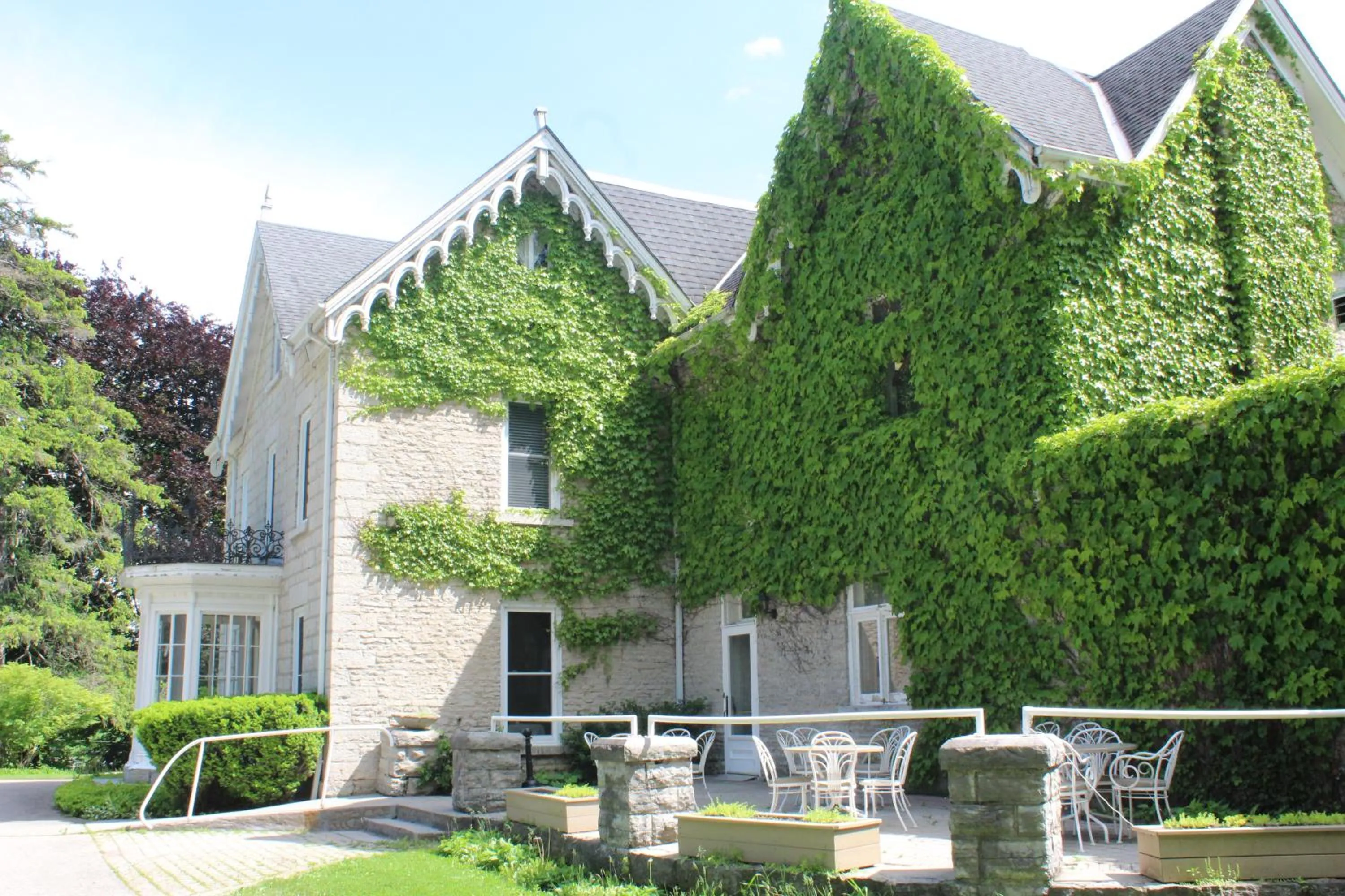 Property building in Westover Inn