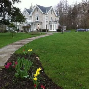 Deluxe King Studio in Westover Inn