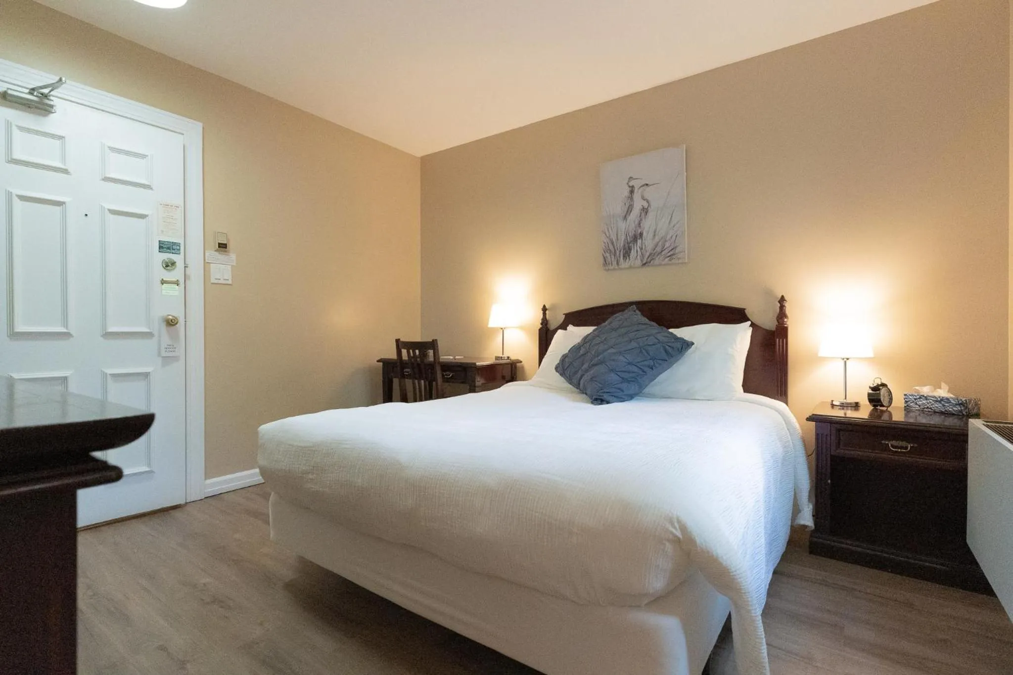 Bedroom, Bed in Westover Inn