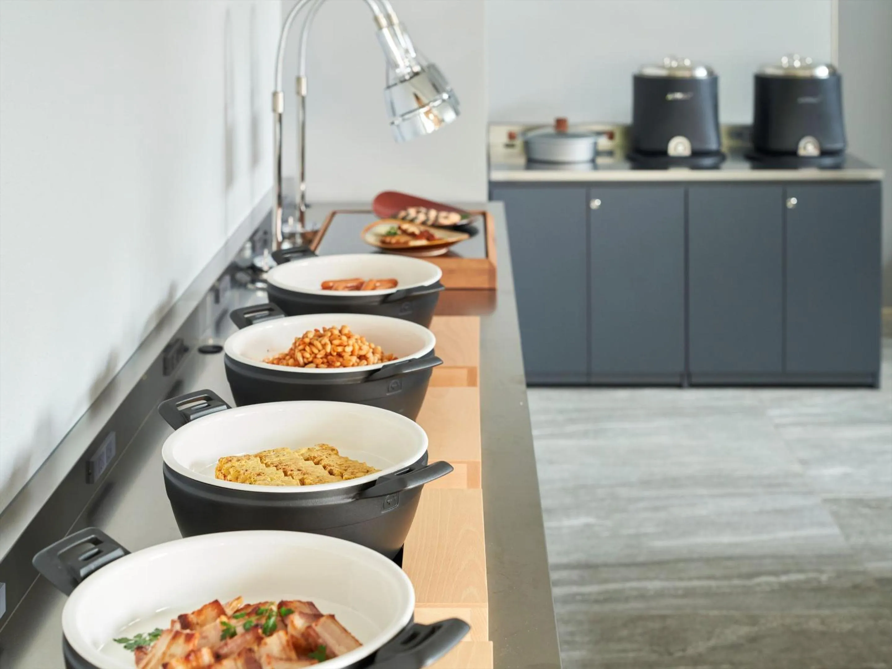 Restaurant/places to eat in CROSS Life Hakata Yanagibashi