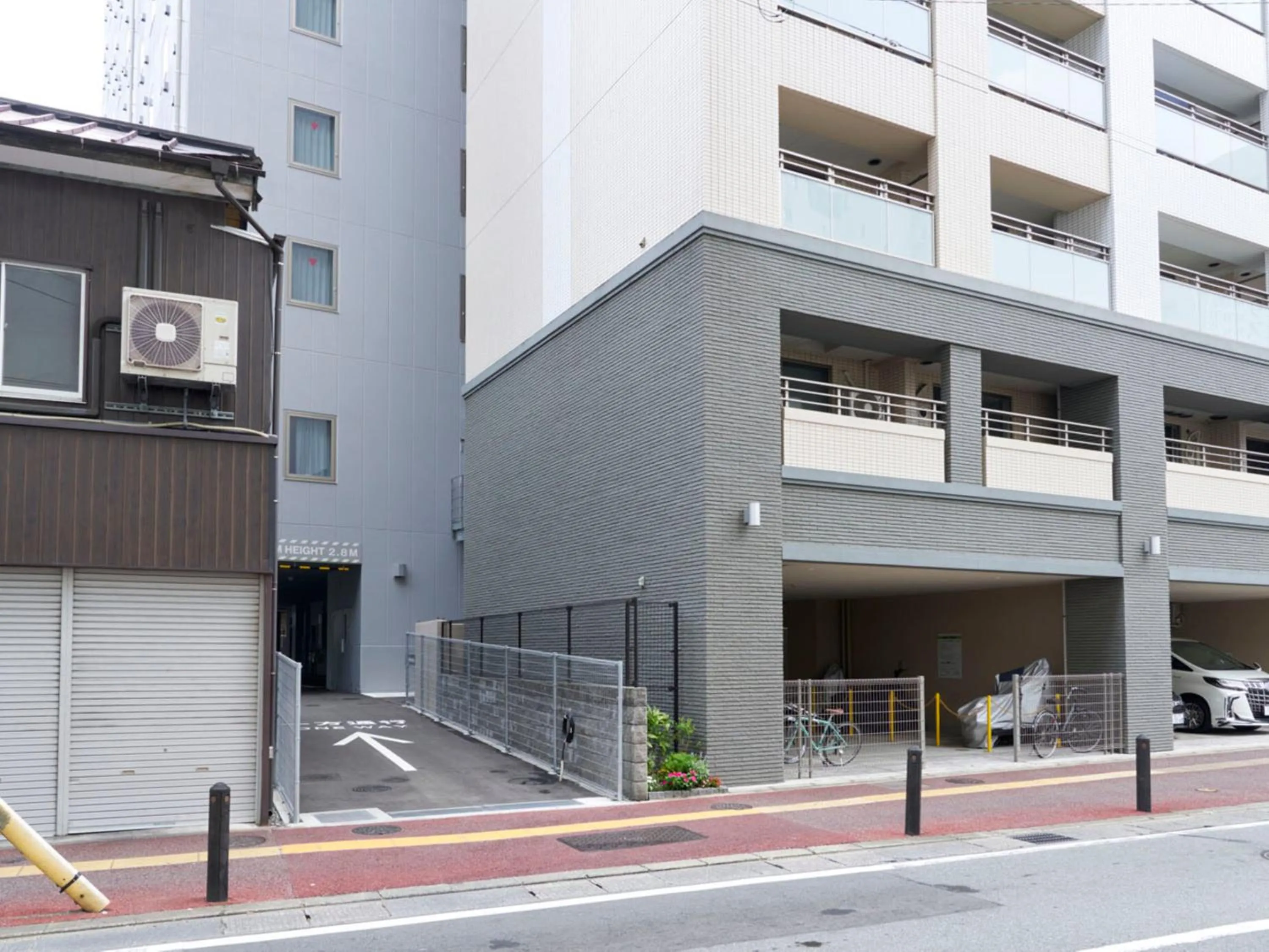 Parking in CROSS Life Hakata Yanagibashi