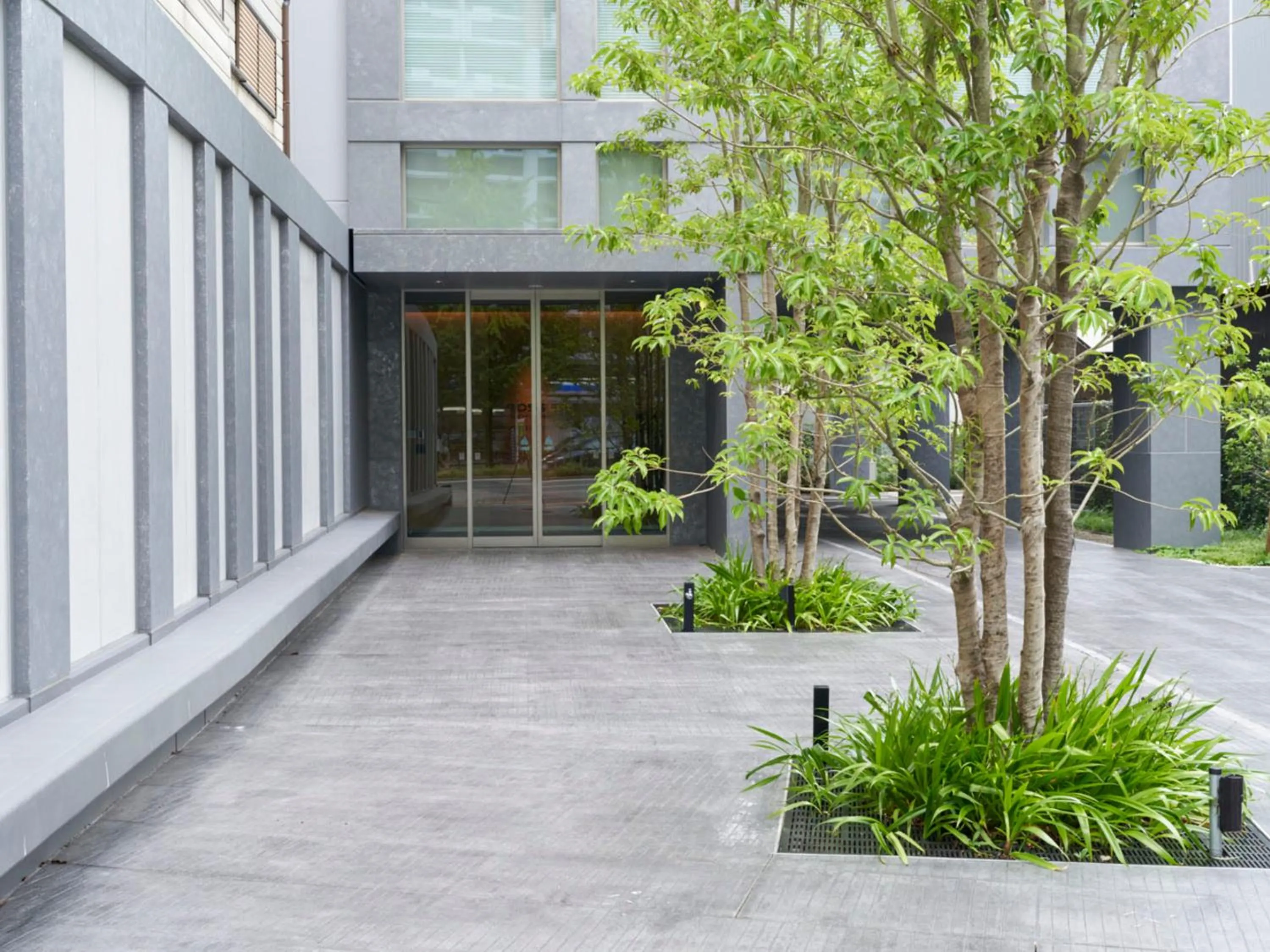 Property building in CROSS Life Hakata Yanagibashi