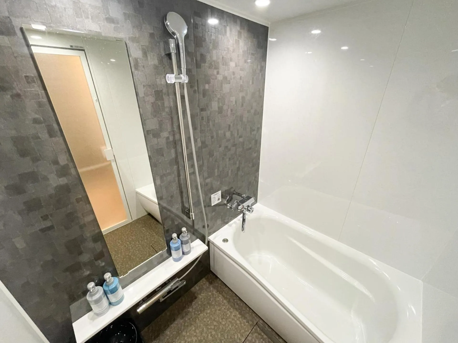 Shower in Hotel DIAMOND