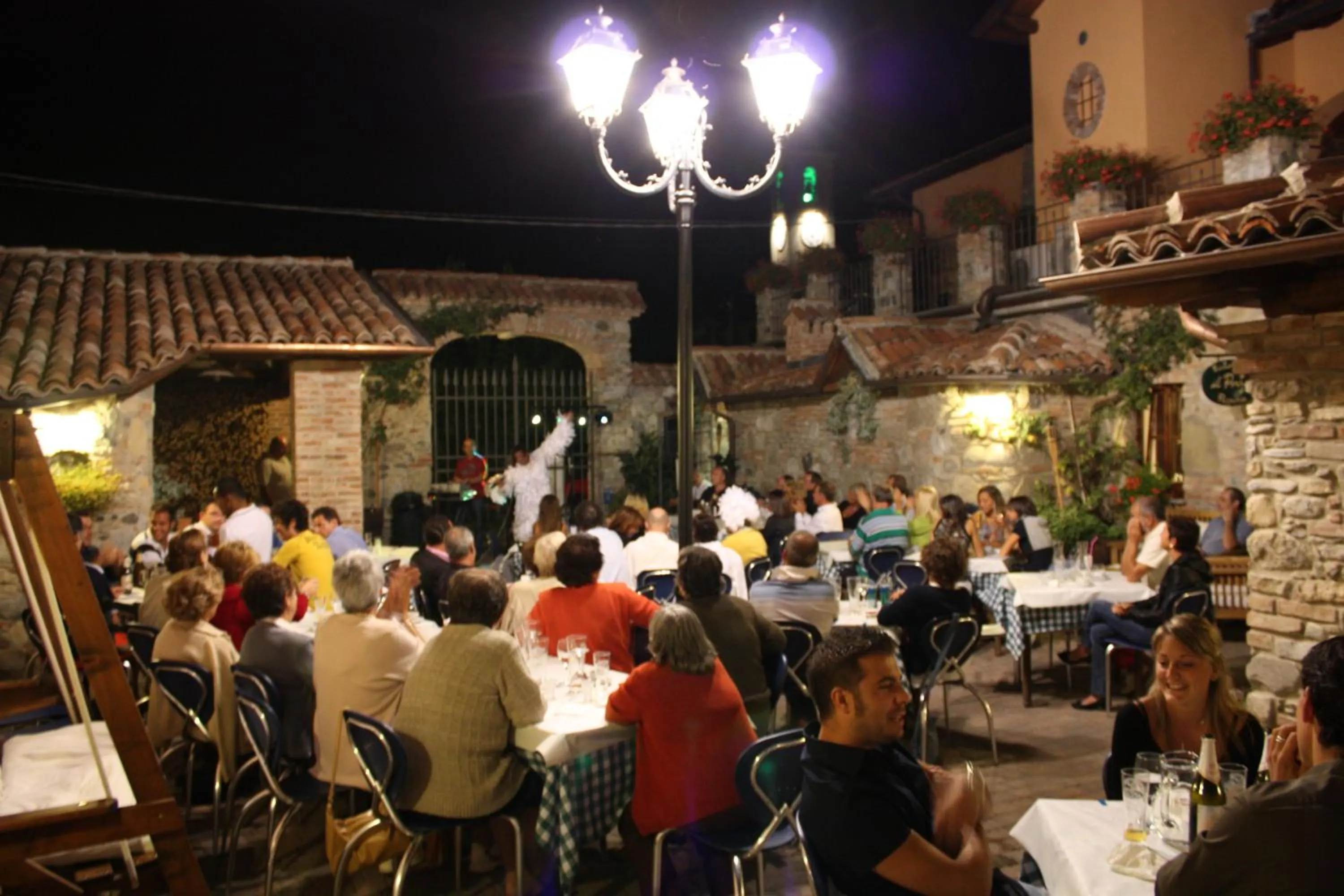 Restaurant/places to eat in Il Portico