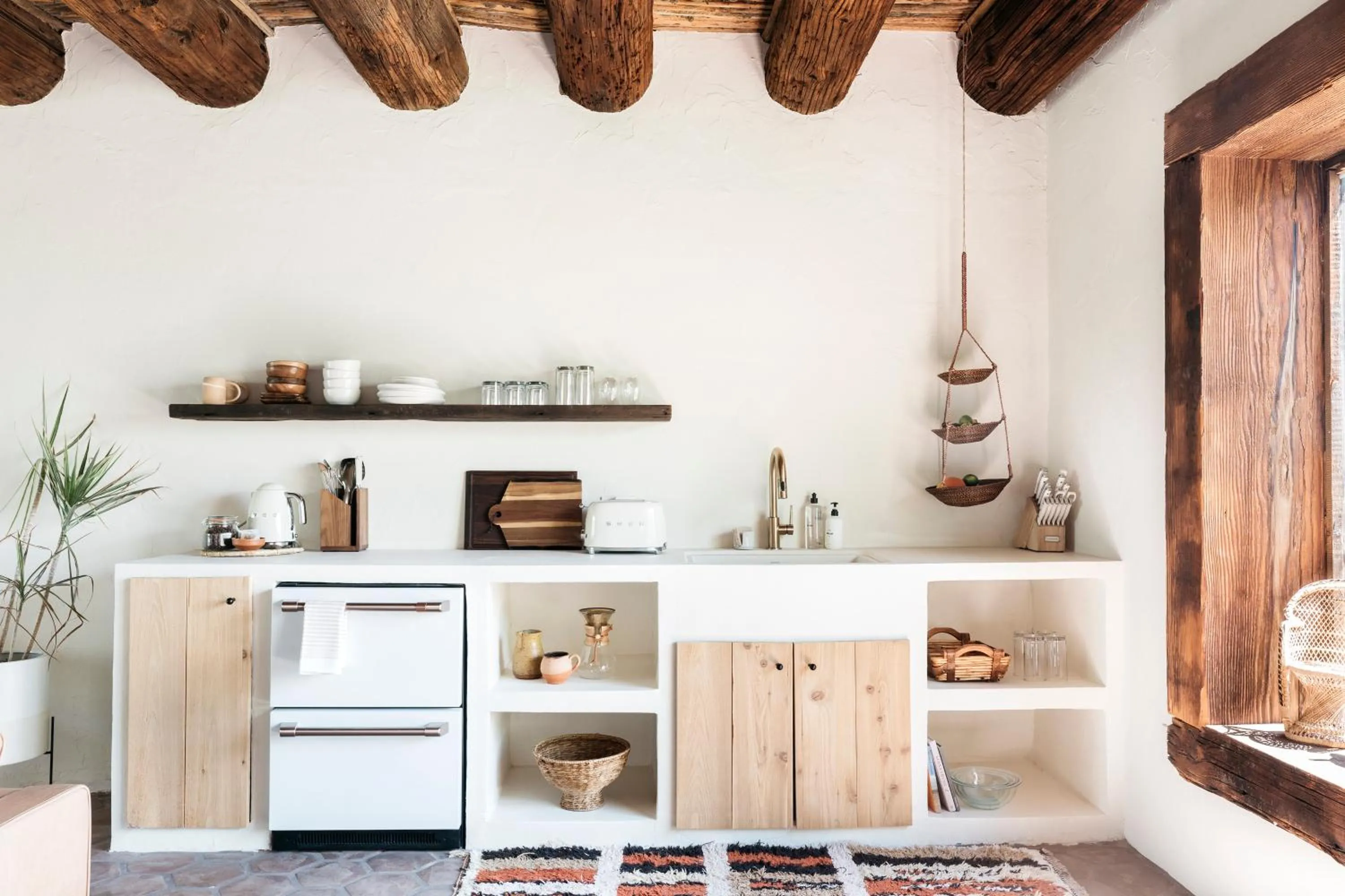 Kitchen or kitchenette in The JTH Tucson