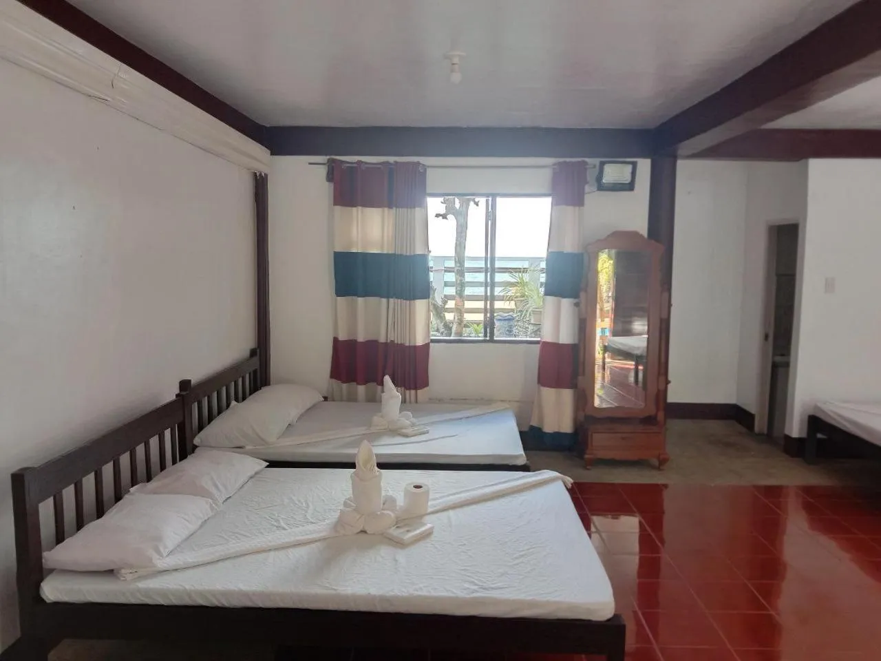 Bed in RedDoorz @ Isla Virginia Beach Resort Aurora Baler