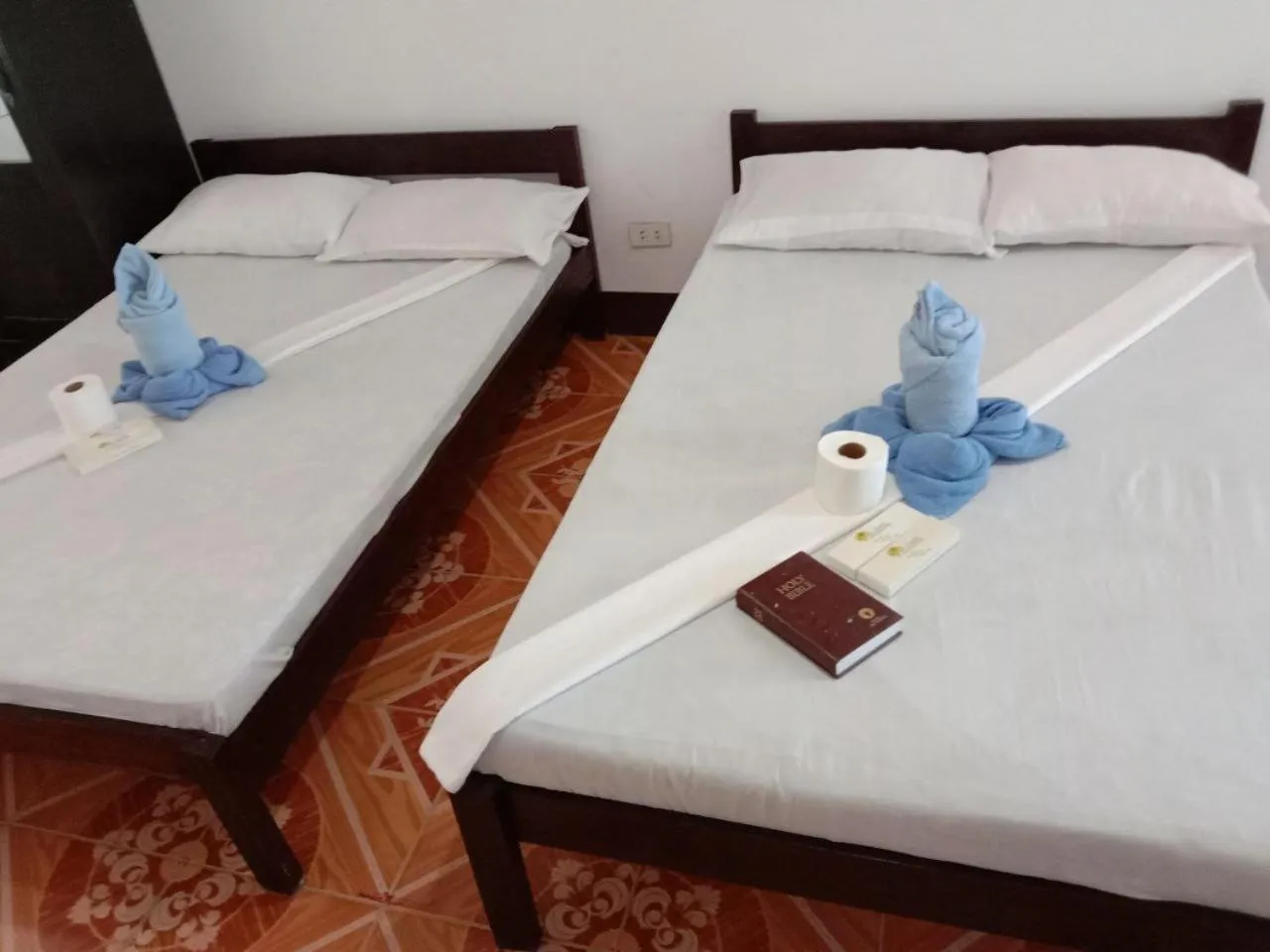 Bed in RedDoorz @ Isla Virginia Beach Resort Aurora Baler