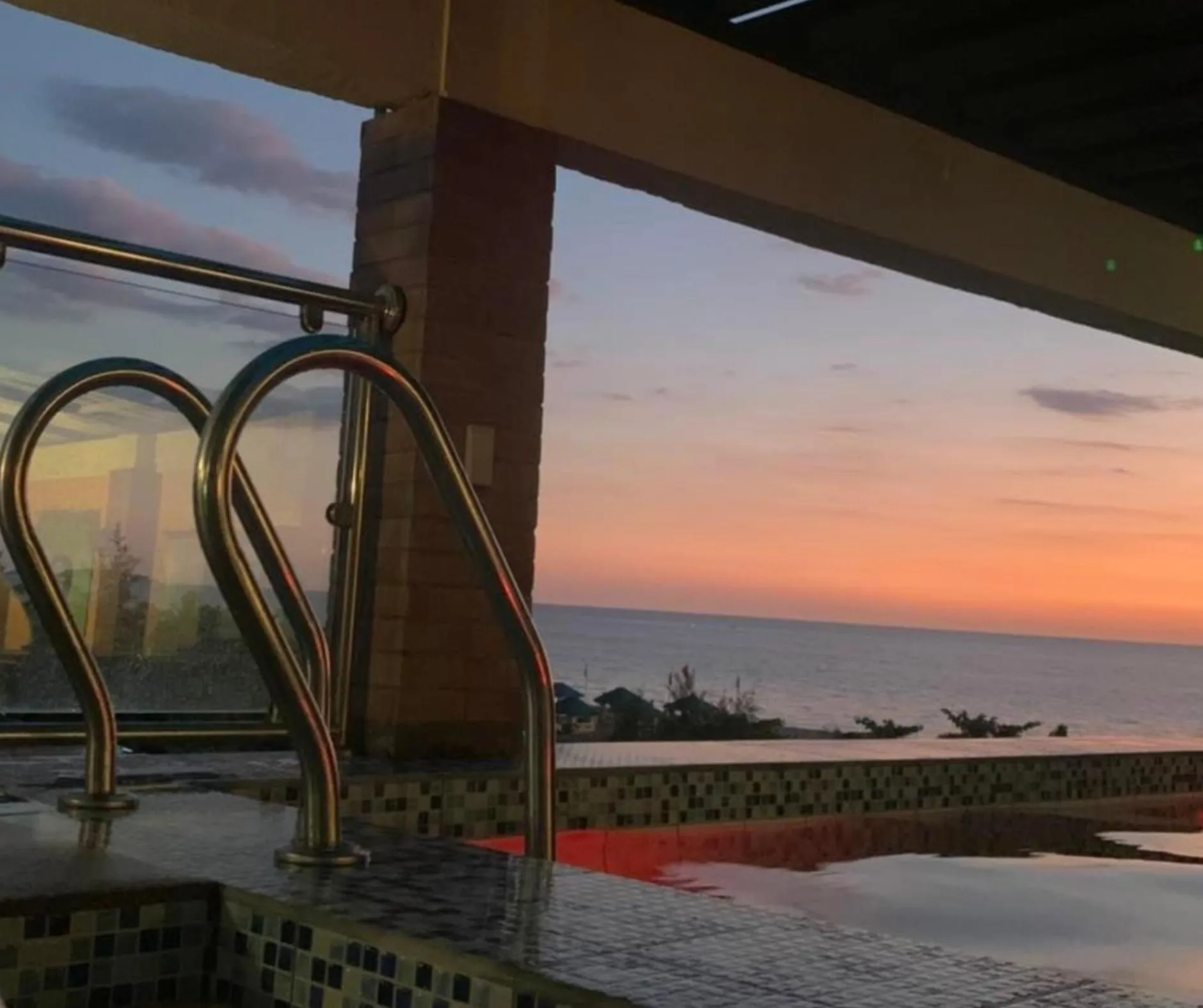 Pool view in The Palms Resort & Bar