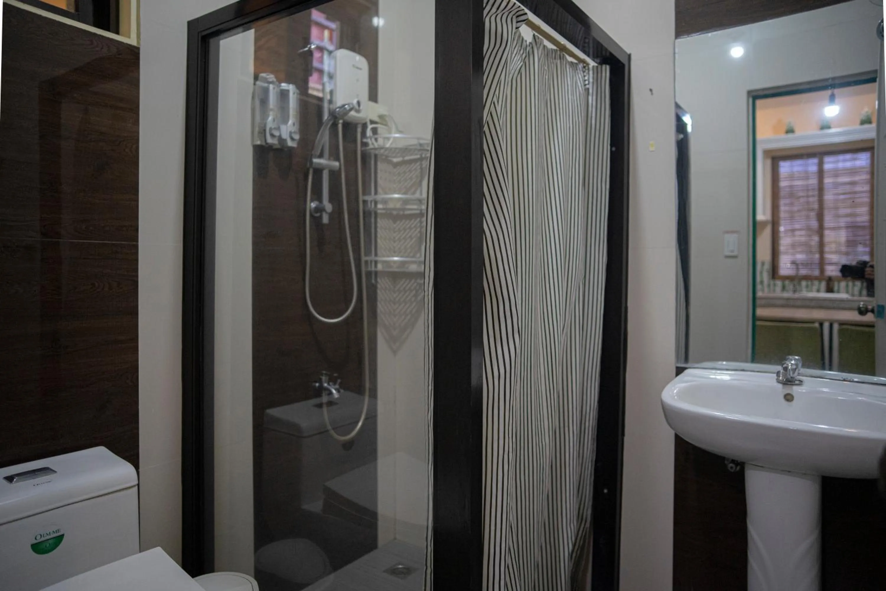 Bathroom in The Palms Resort & Bar