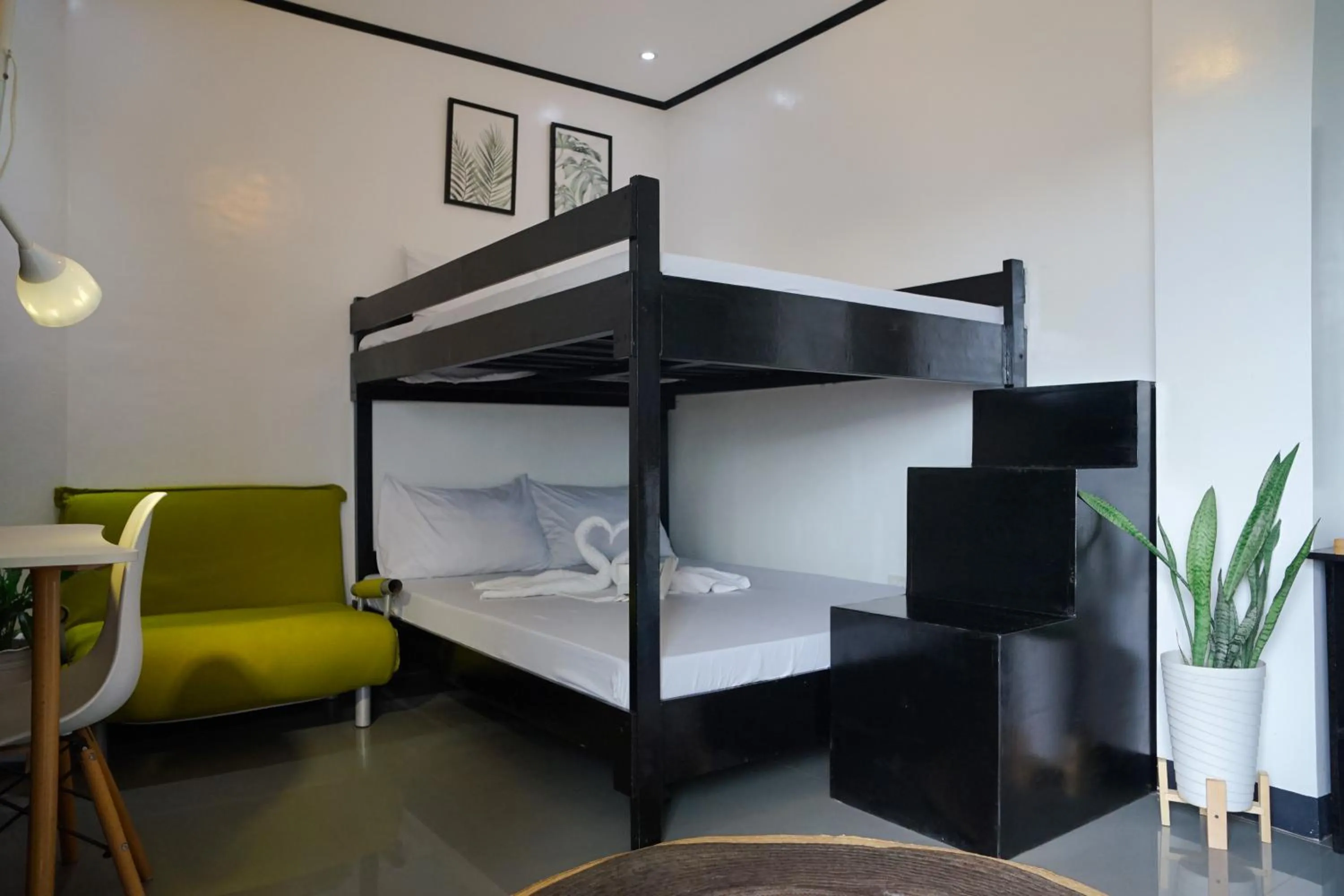 bunk bed, Bed in The Palms Resort & Bar