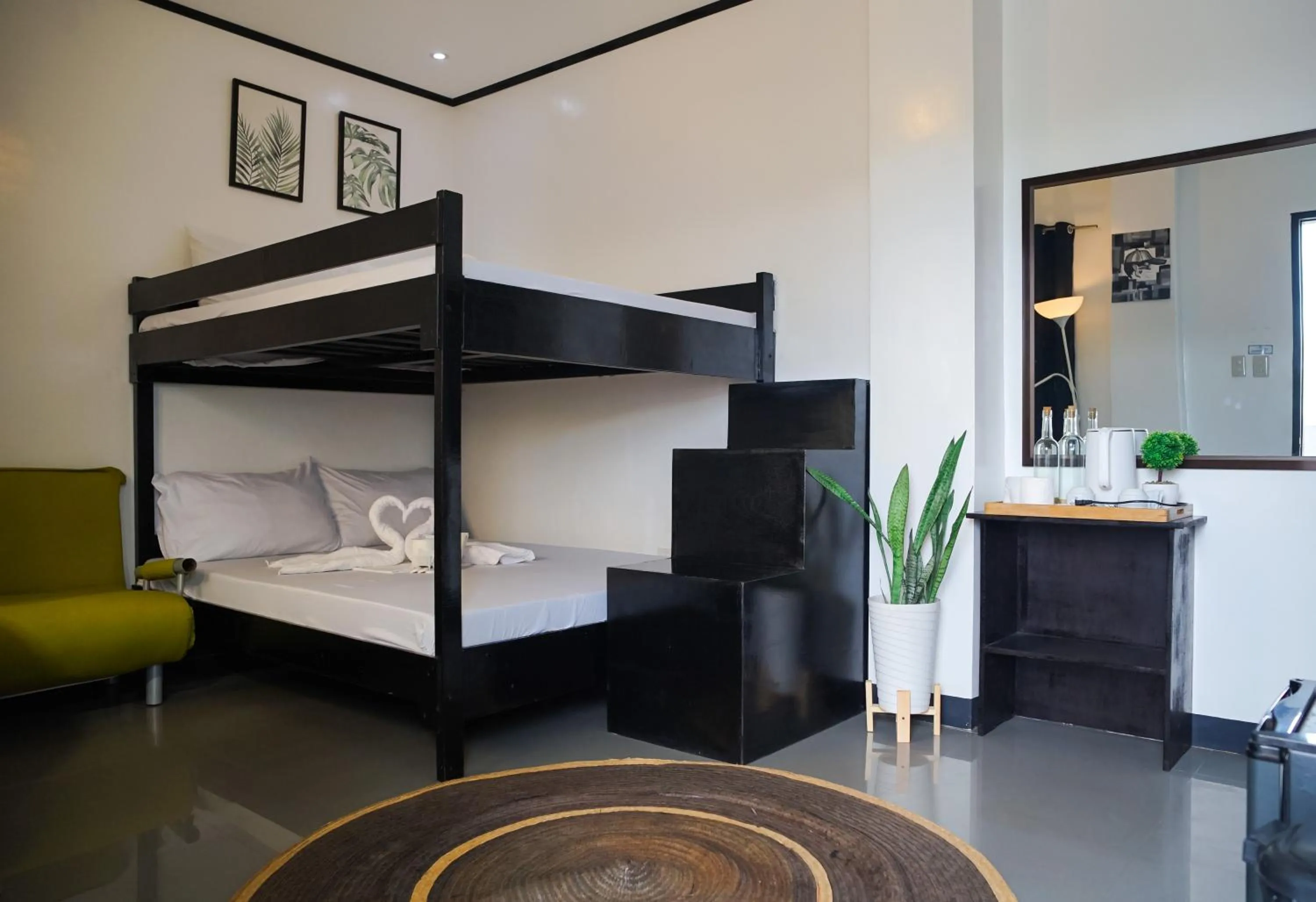 bunk bed, Bed in The Palms Resort & Bar