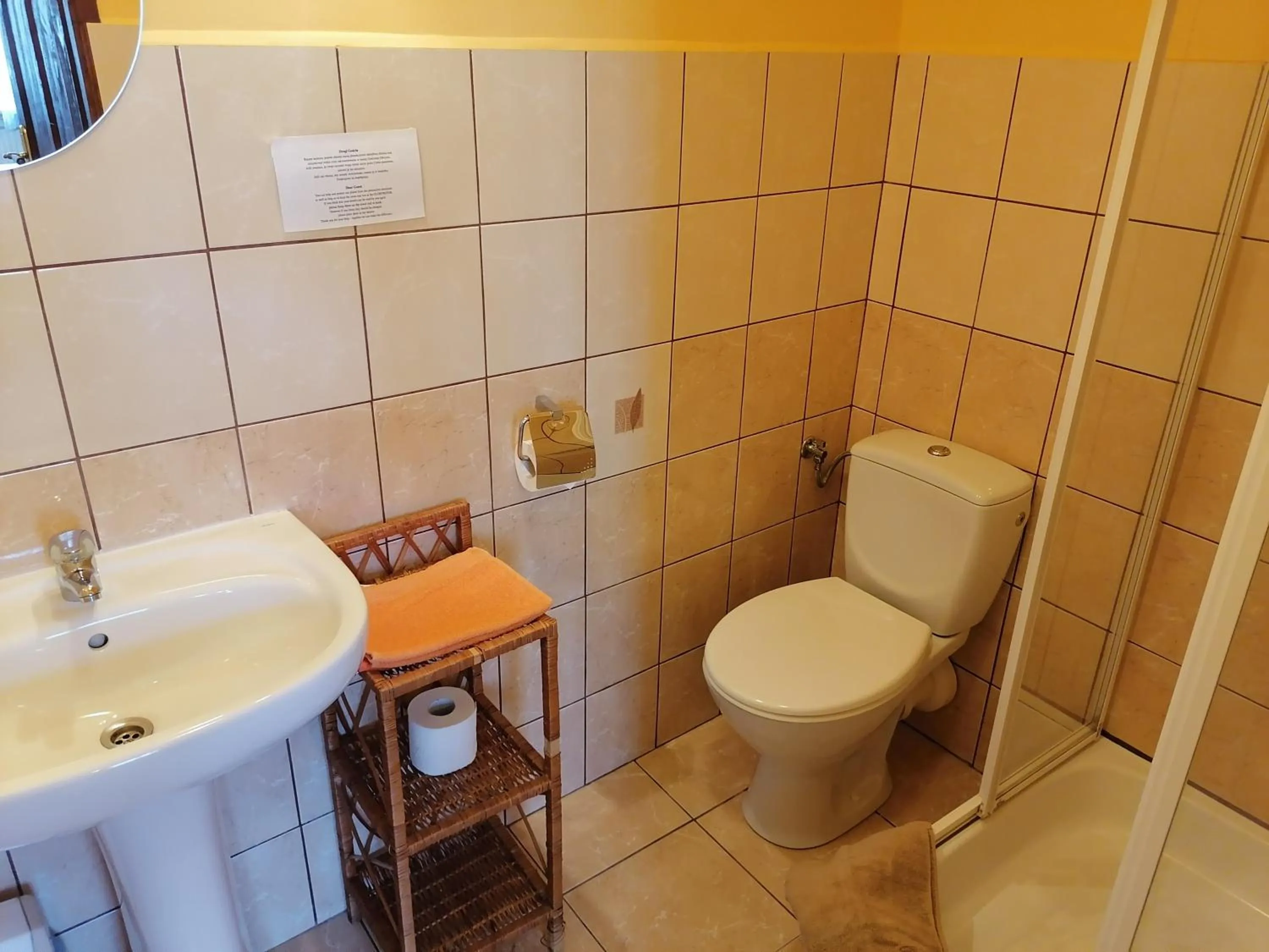 Toilet in Globtroter Guest House