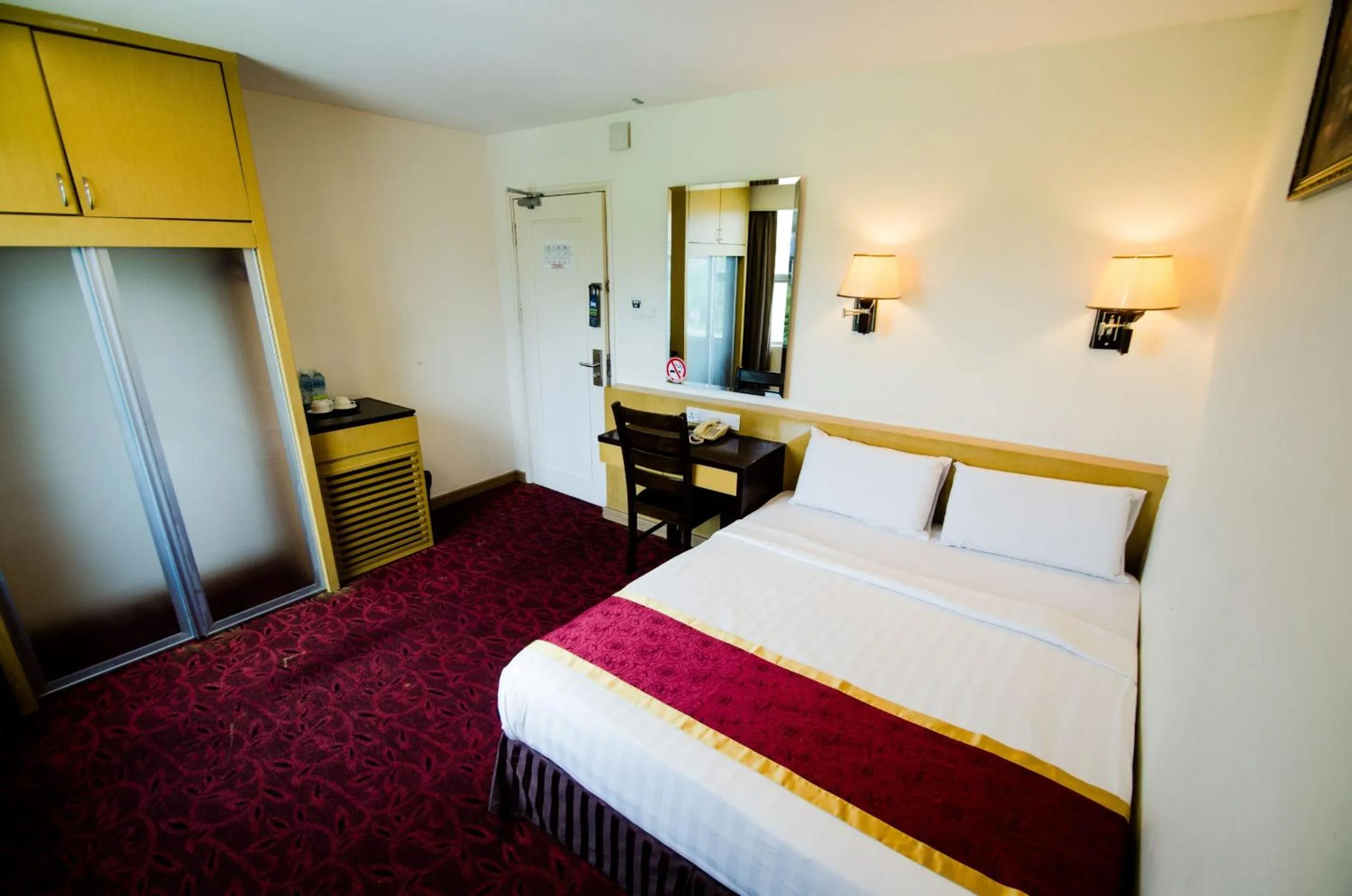 Photo of the whole room, Bed in GRAND EASTERN HOTEL SDN BHD