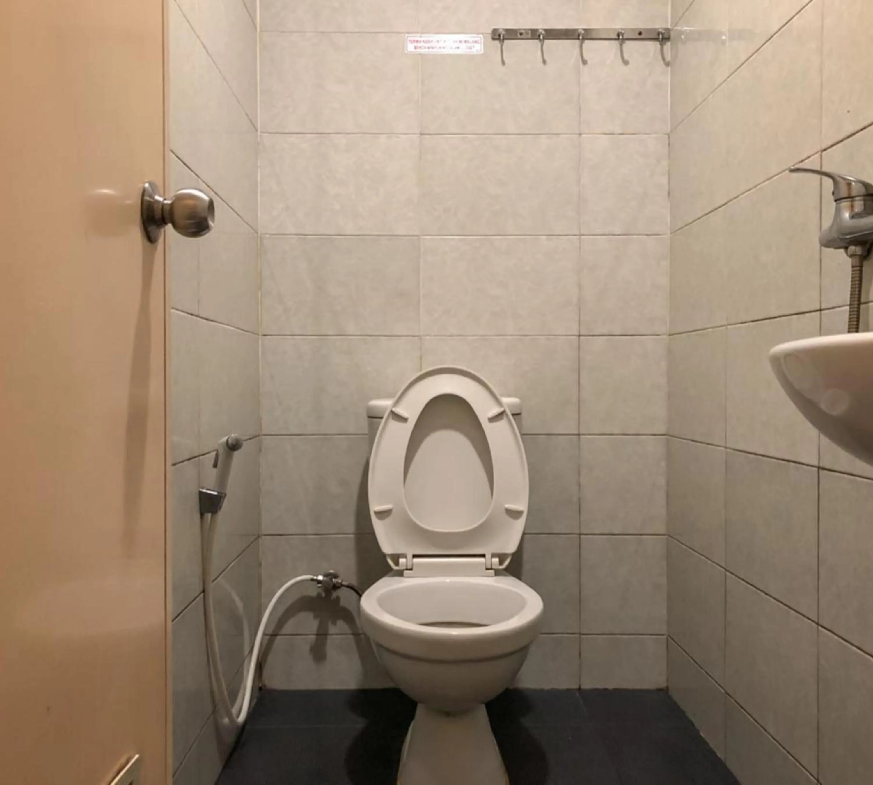 Bathroom in Hotel D'Mario Palopo