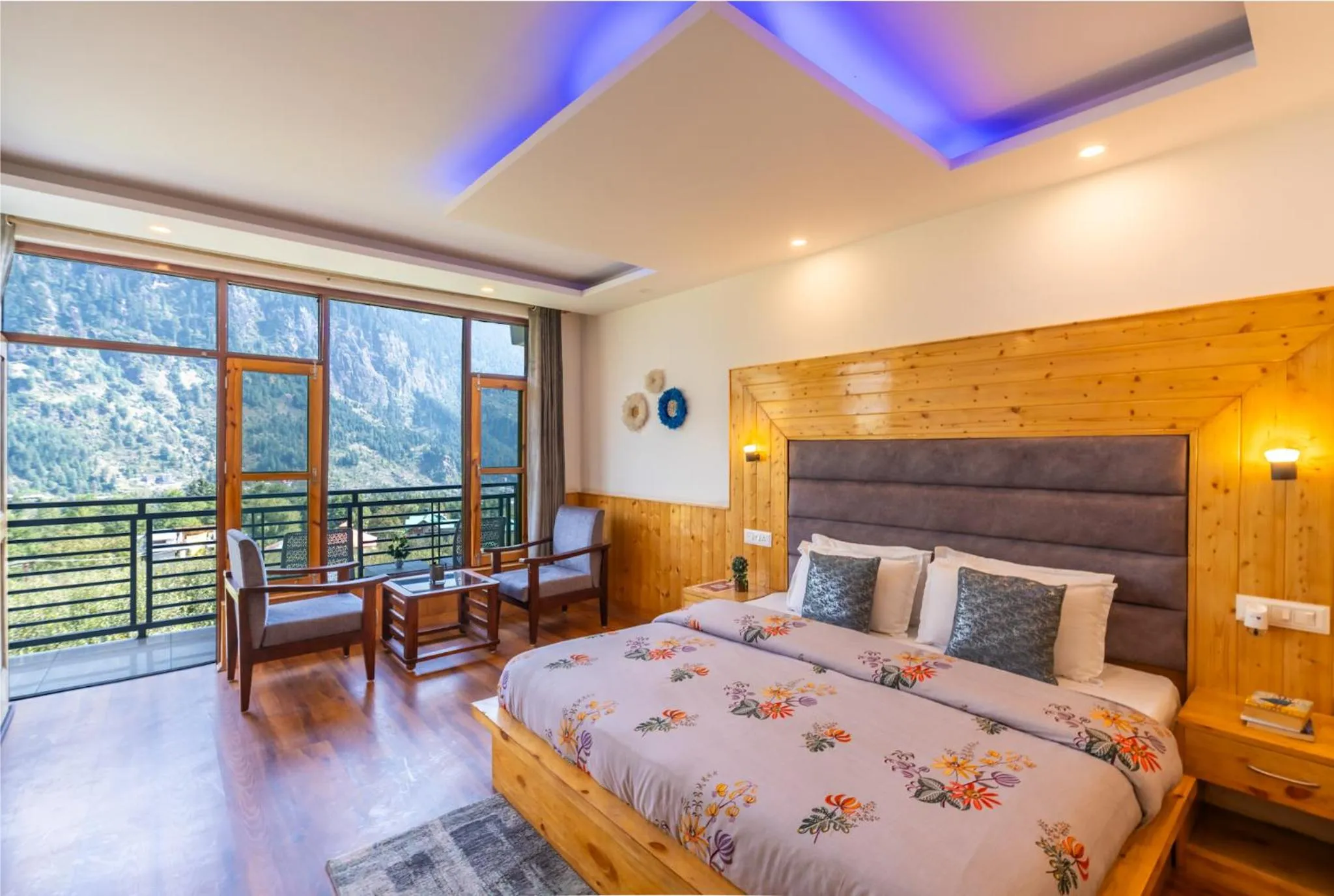 Photo of the whole room, Bed in The 14 Gables, A Boutique Stay, Manali - Pet Friendly Hotel - Crown Palace