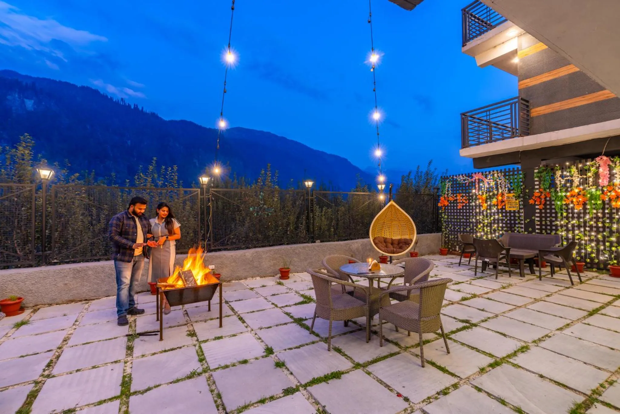 Night in The 14 Gables, A Boutique Stay, Manali - Pet Friendly Hotel - Crown Palace