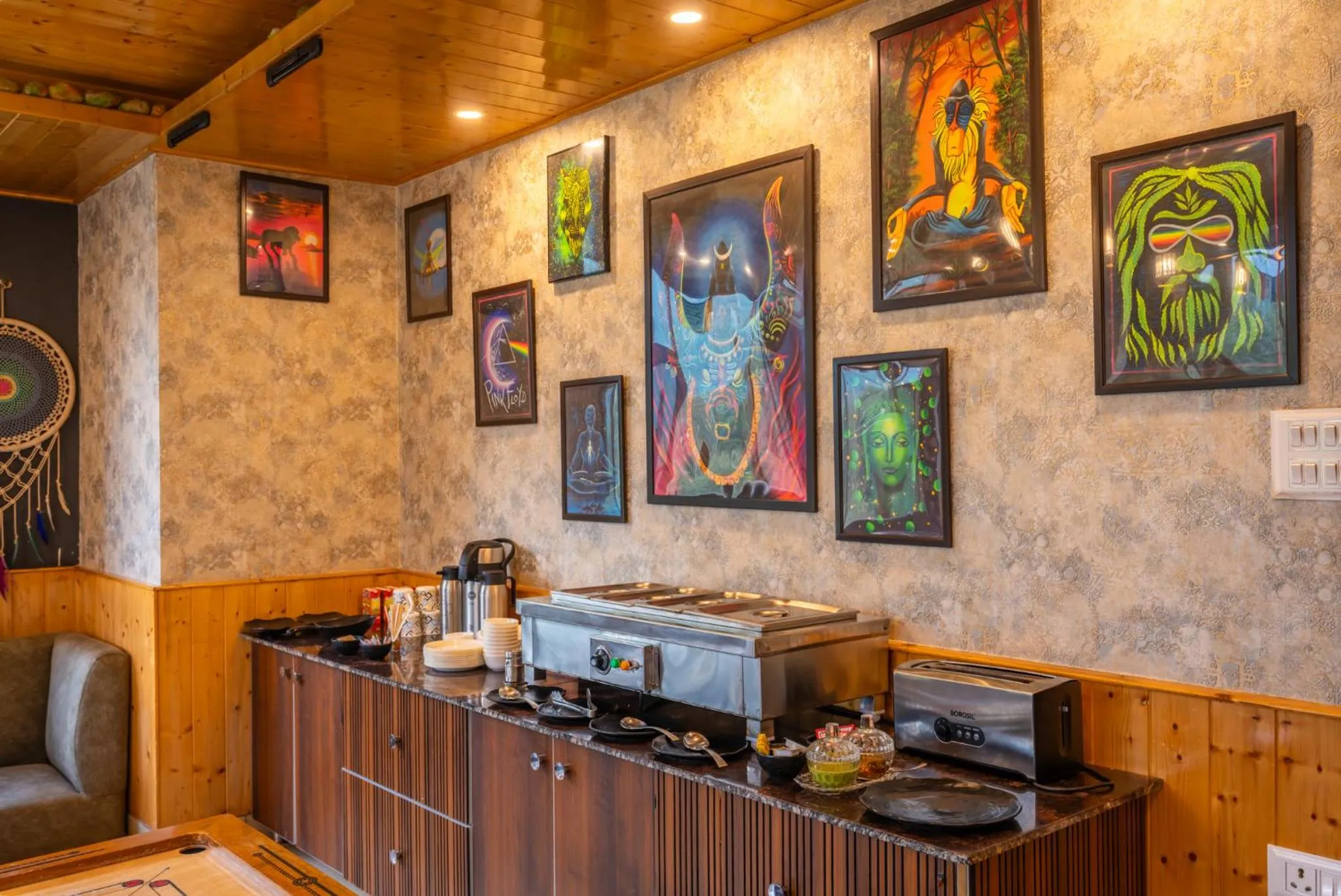 Restaurant/places to eat in The 14 Gables, A Boutique Stay, Manali - Pet Friendly Hotel - Crown Palace