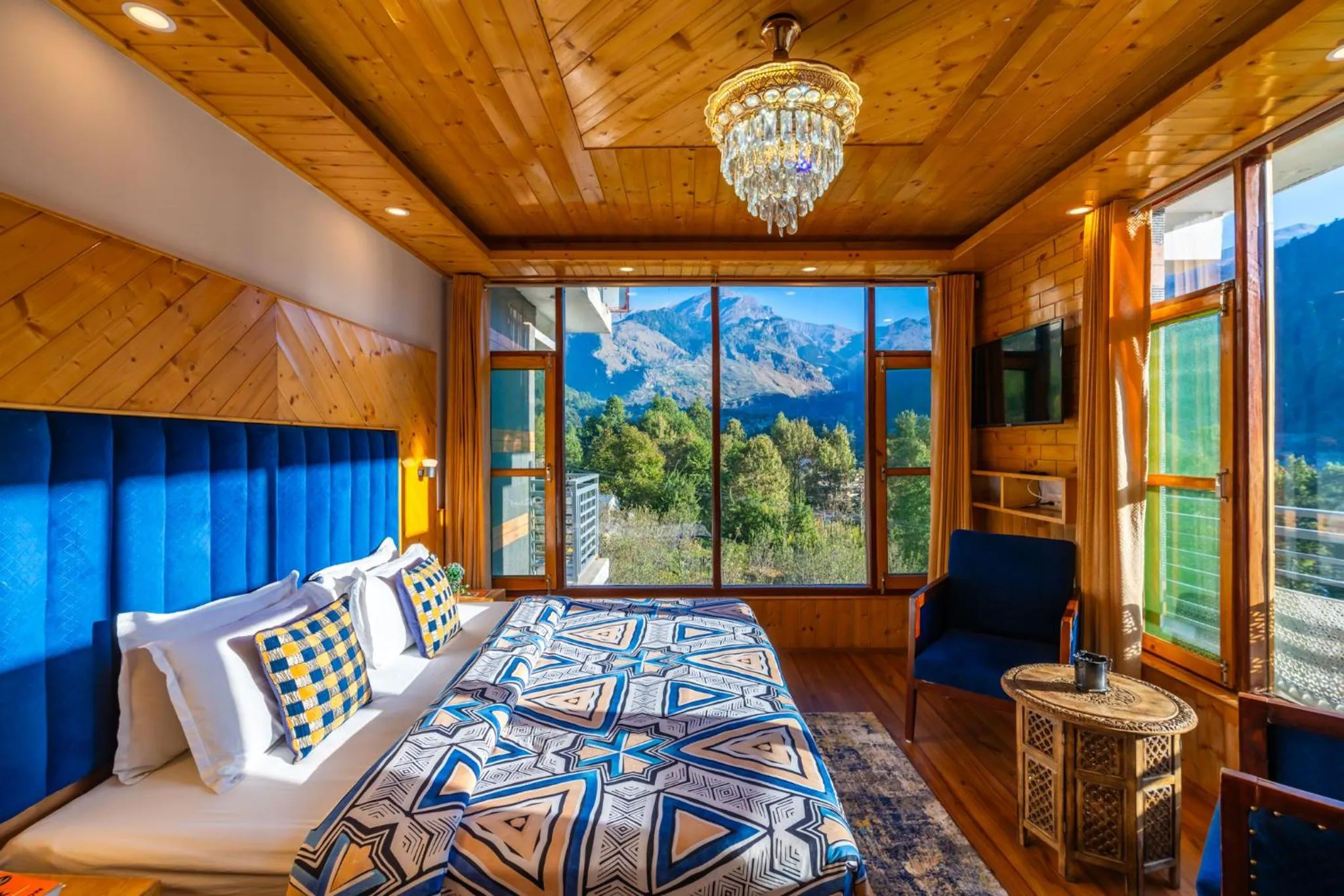 Natural landscape, Bed in The 14 Gables, A Boutique Stay, Manali - Pet Friendly Hotel - Crown Palace