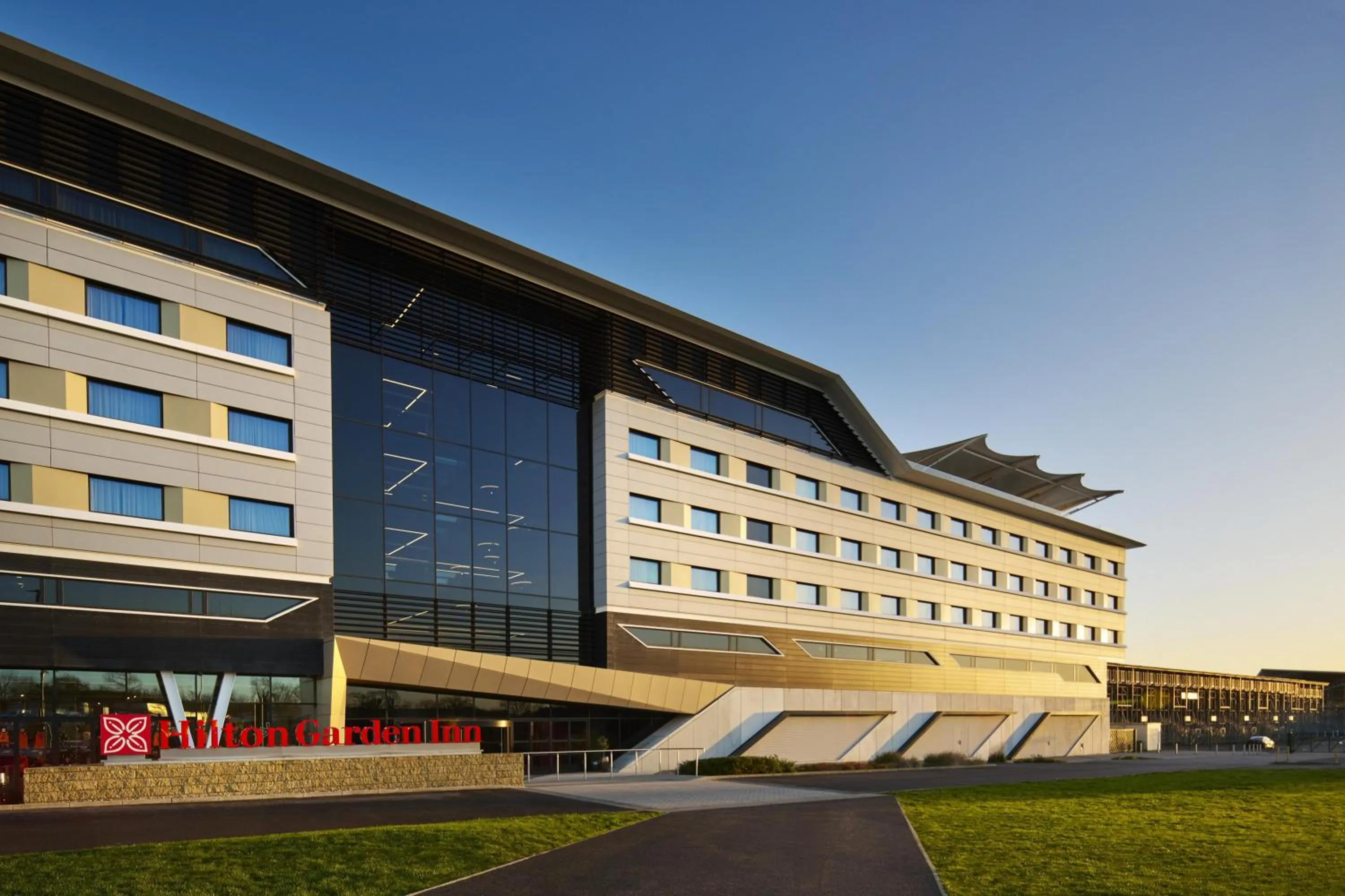 Property building in Hilton Garden Inn Silverstone