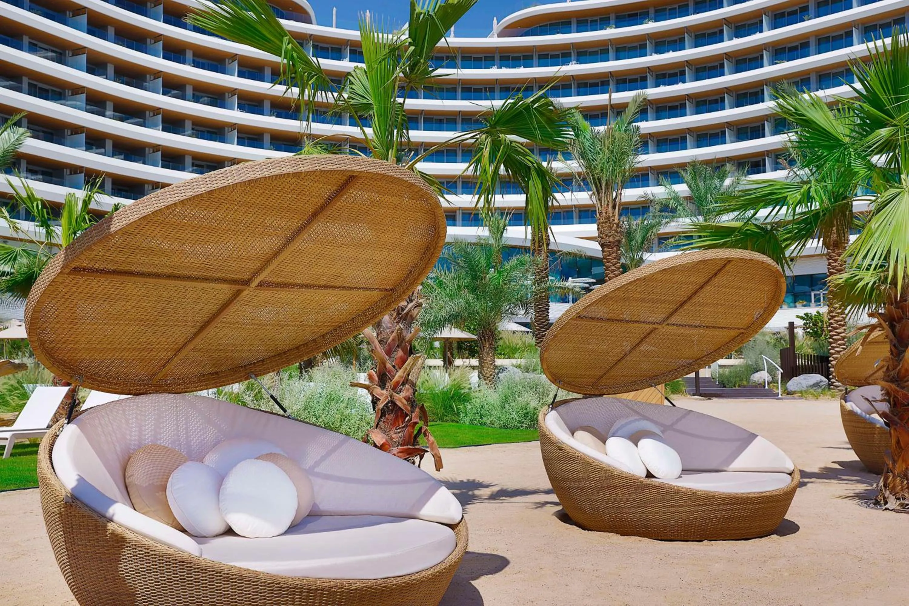 Lounge or bar in Waldorf Astoria Doha Lusail