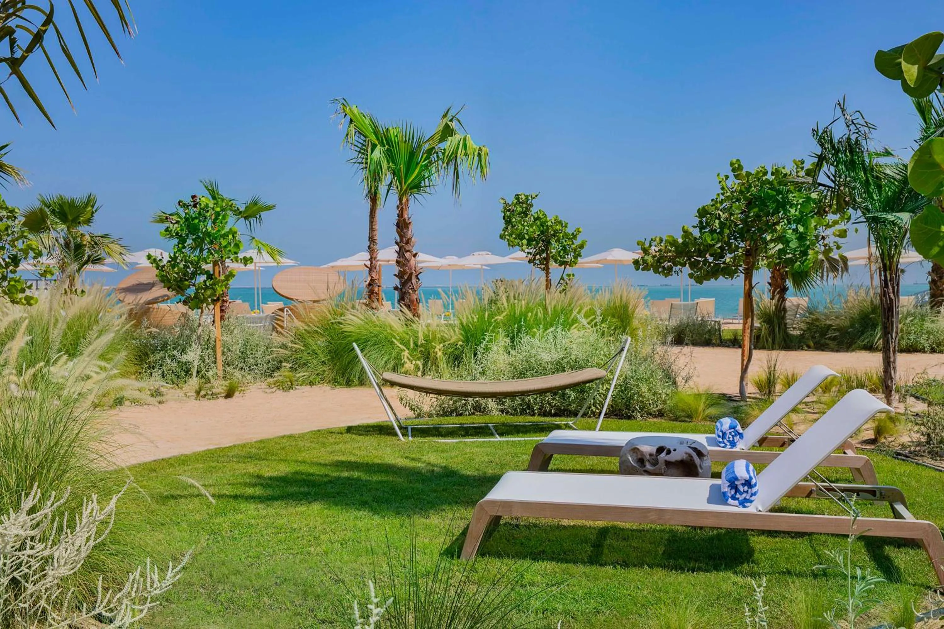 Lounge or bar in Waldorf Astoria Doha Lusail