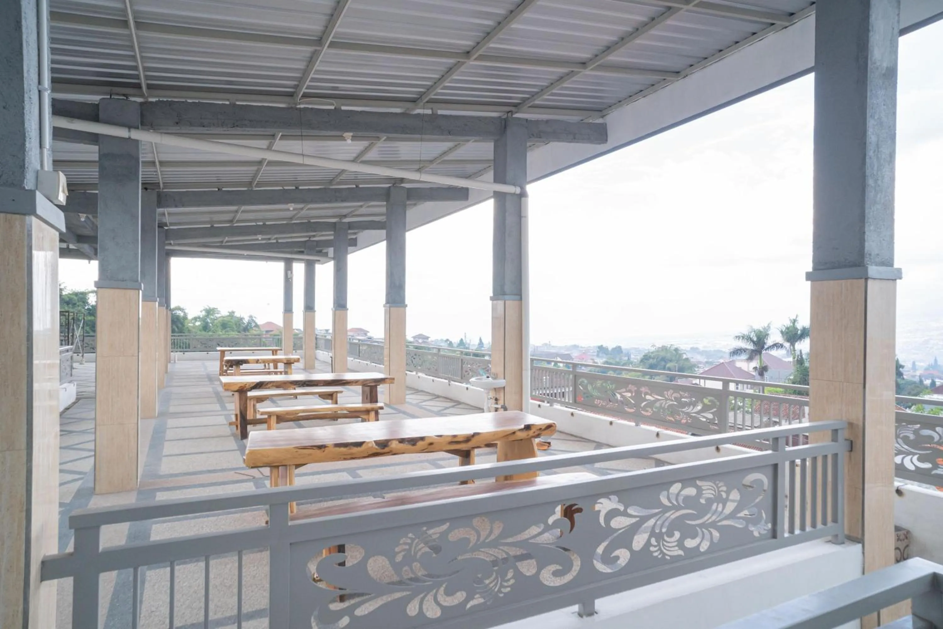 Balcony/Terrace in Urbanview Hotel Sky Batu Malang by RedDoorz