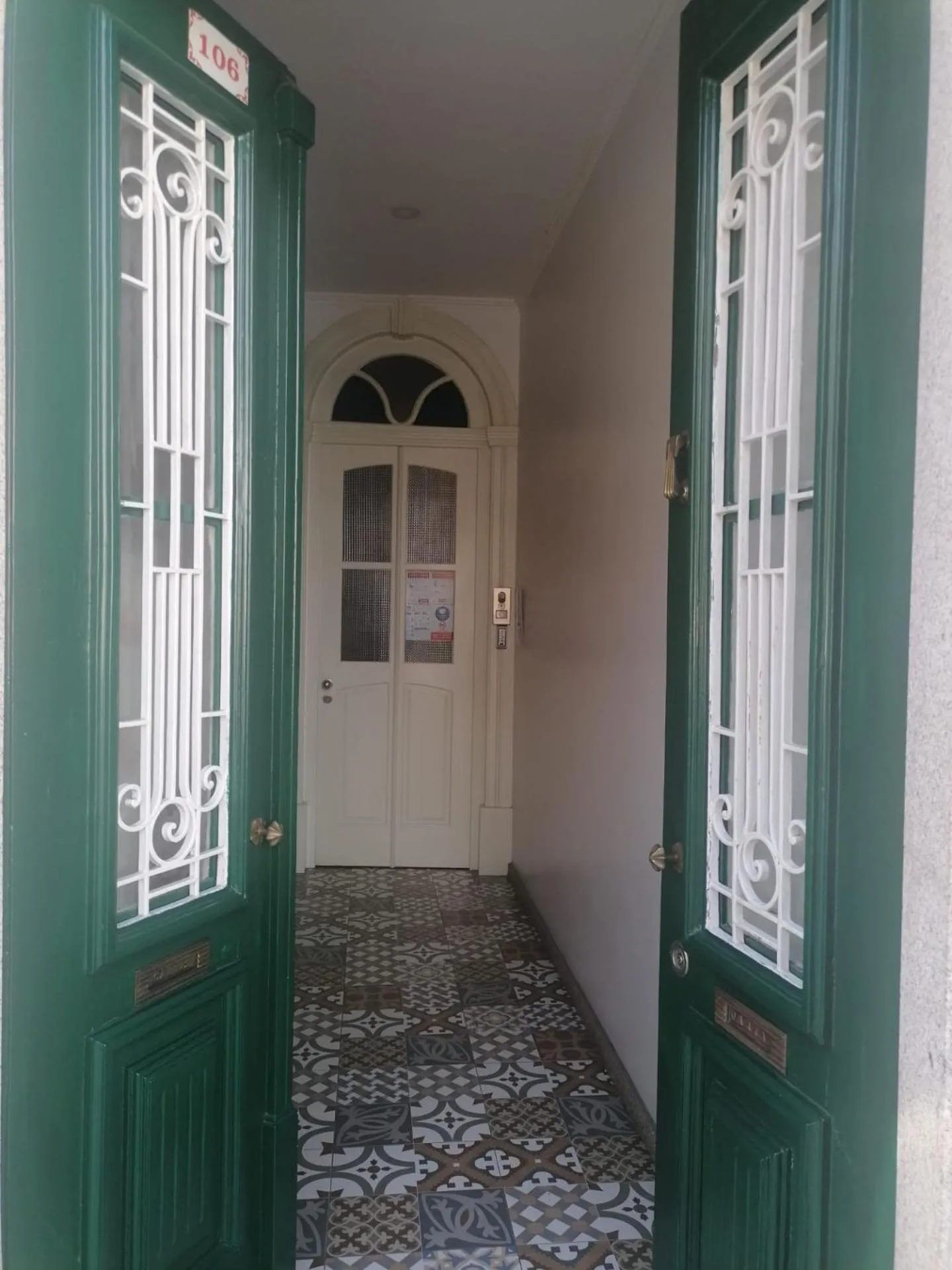 Facade/entrance in HOSPEDARIA LONDRES