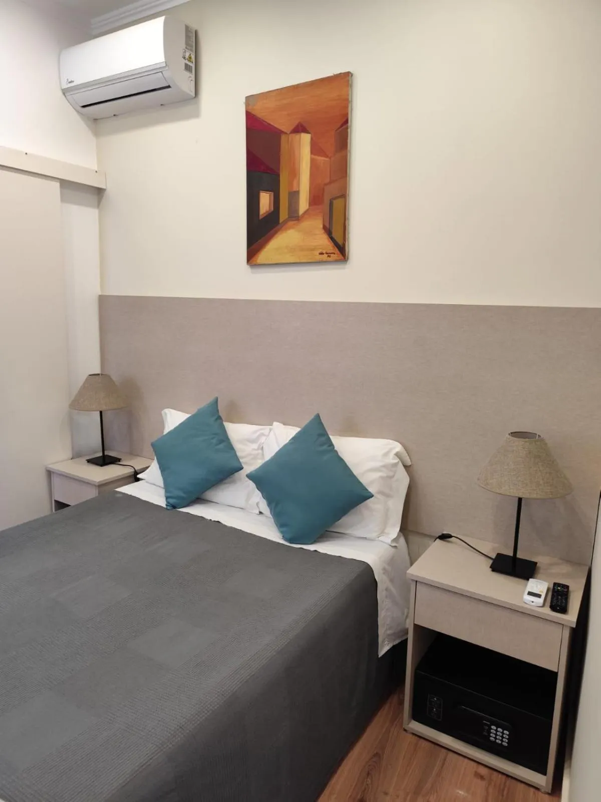 Bedroom, Bed in HOSPEDARIA LONDRES