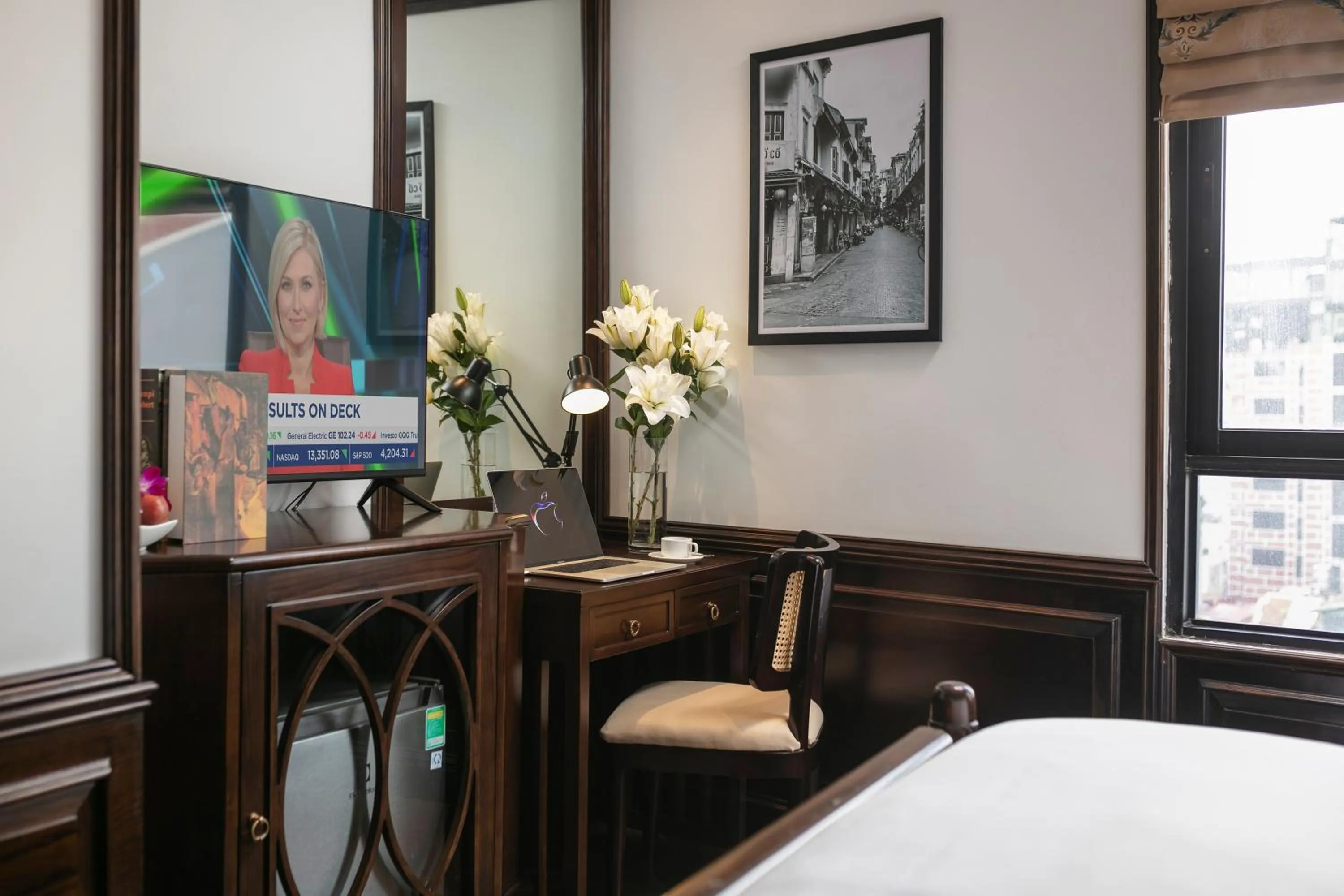 Seating area, Bed in HOTEL De SOURIANT Premium Hanoi