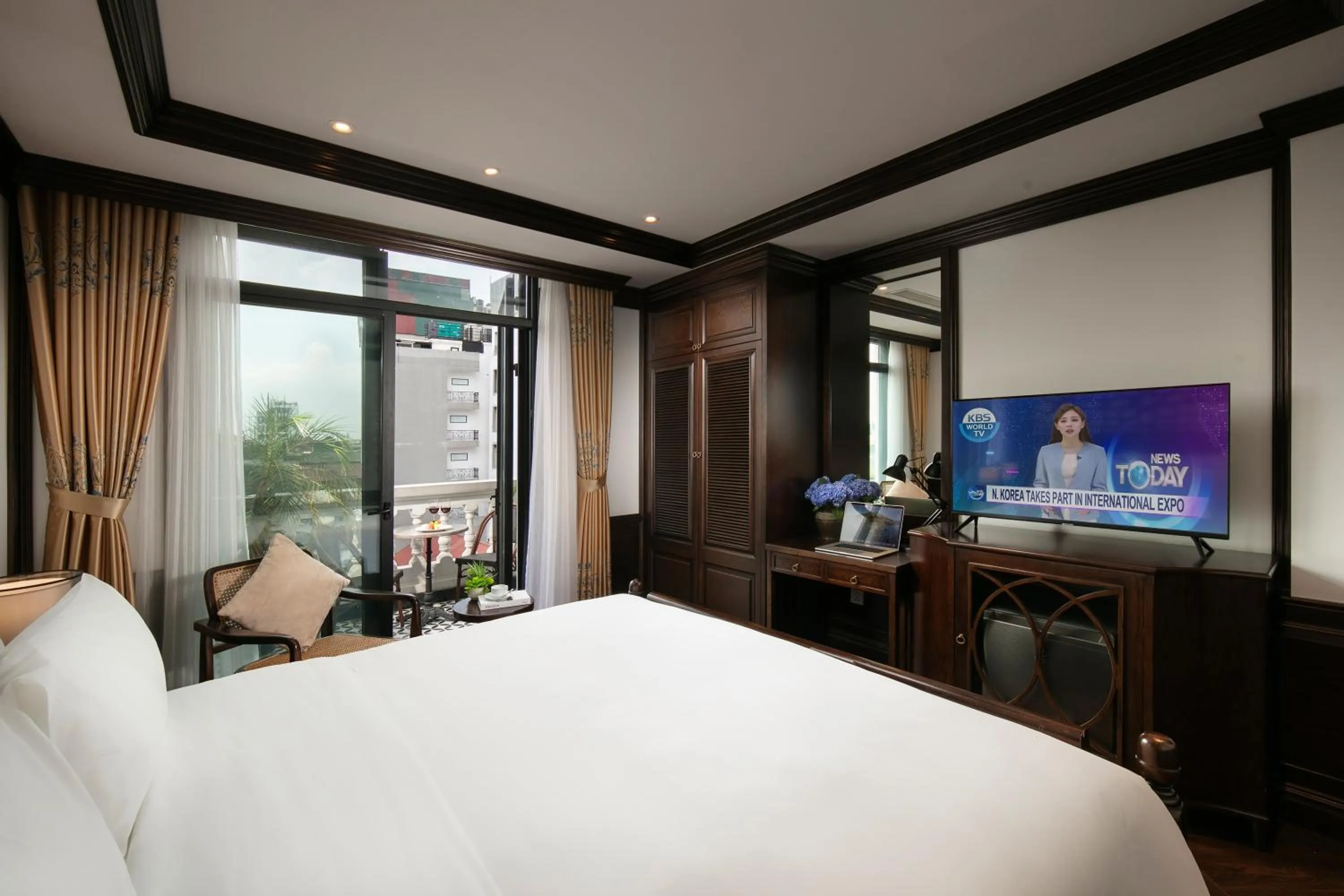 Photo of the whole room, Bed in HOTEL De SOURIANT Premium Hanoi