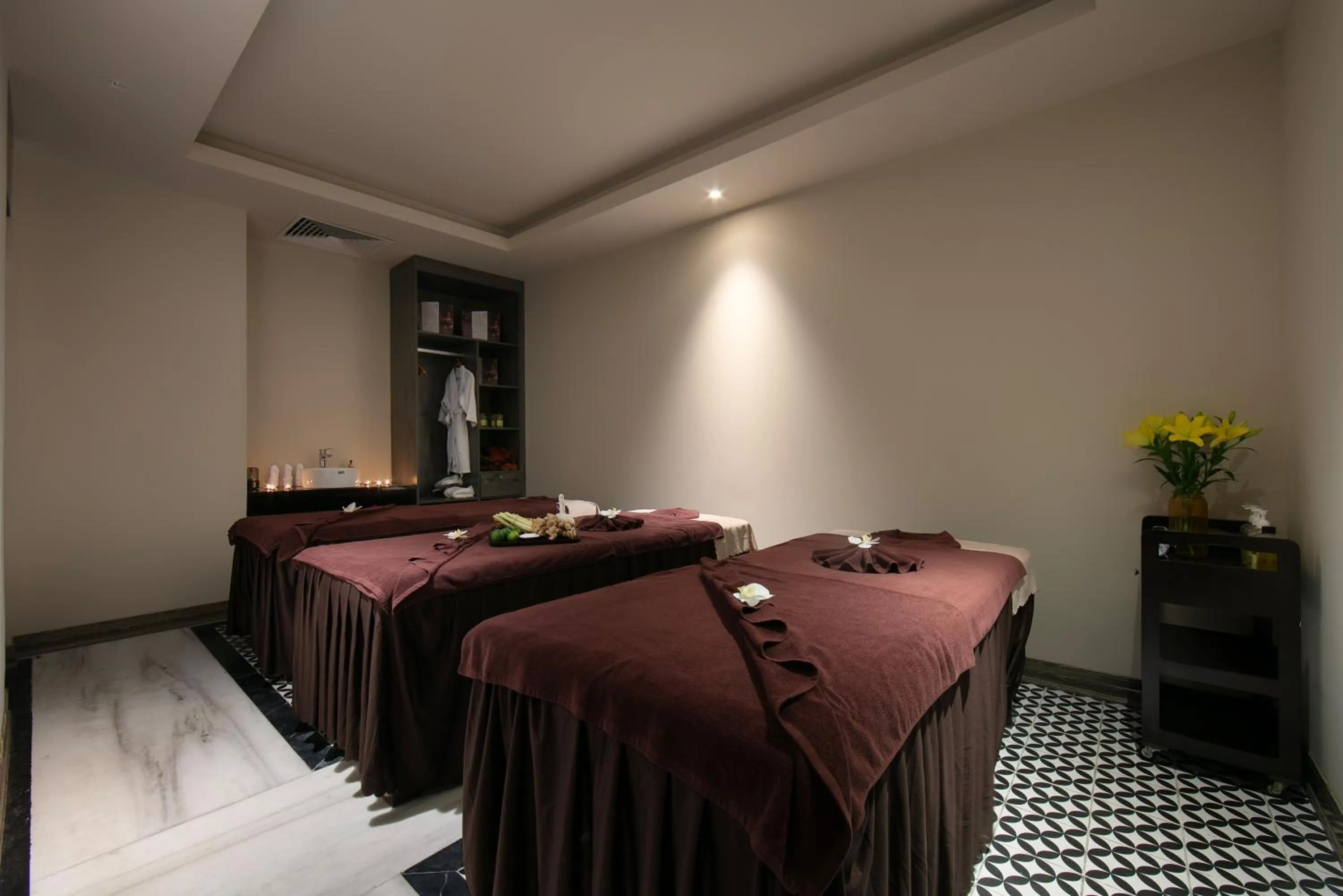 Massage, Bed in HOTEL De SOURIANT Premium Hanoi