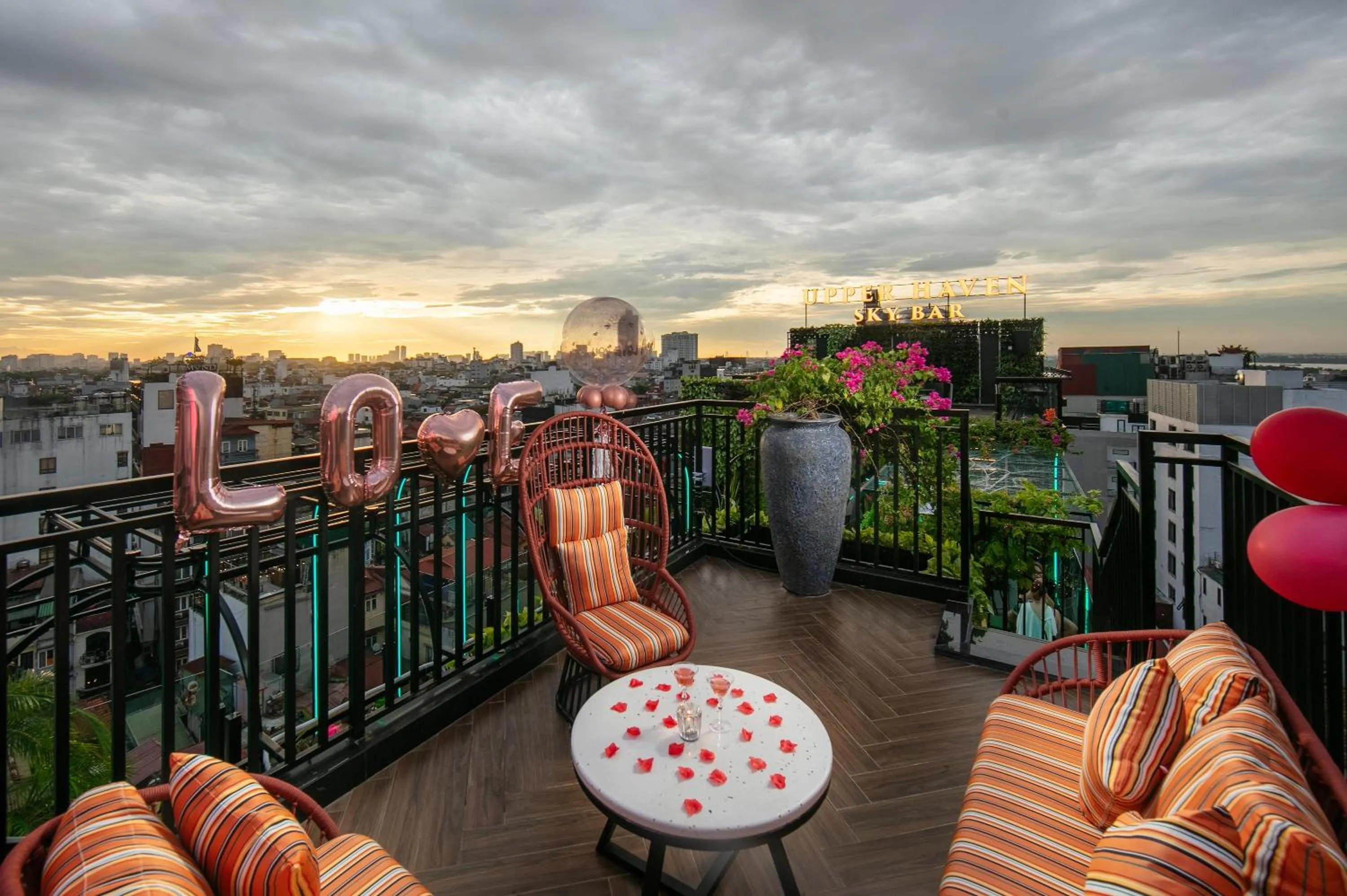 Property building in HOTEL De SOURIANT Premium Hanoi