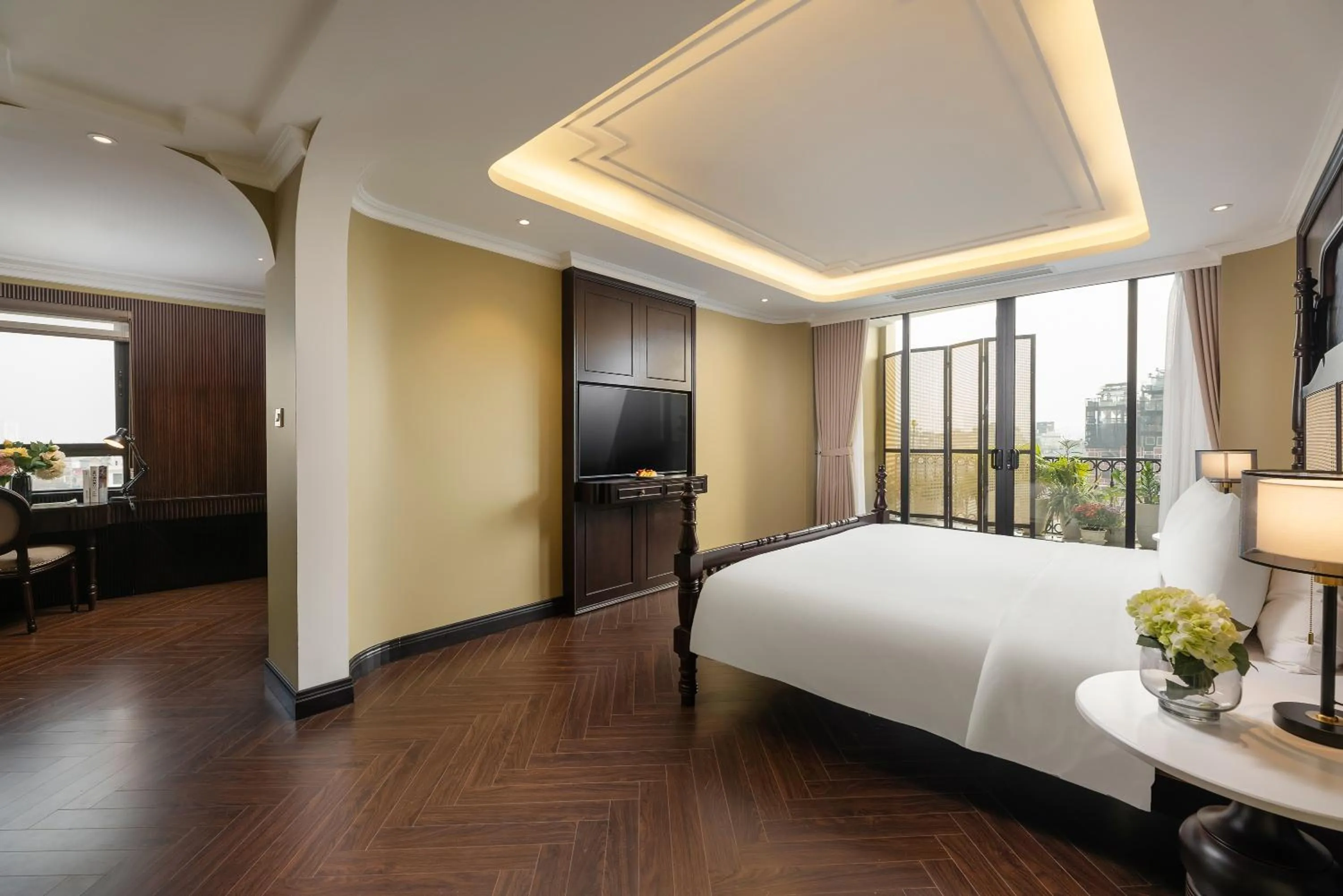 Living room, Bed in HOTEL De SOURIANT Premium Hanoi