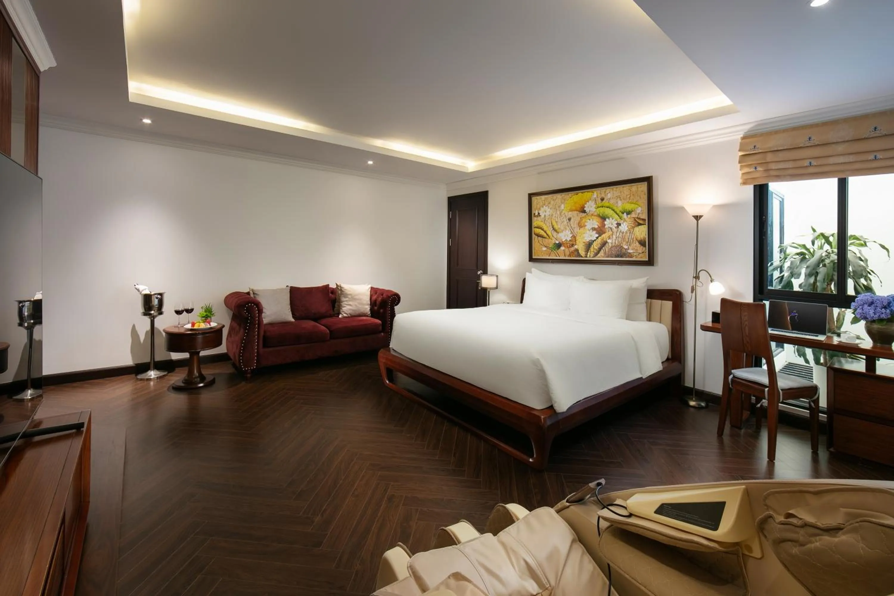 Photo of the whole room, Bed in HOTEL De SOURIANT Premium Hanoi