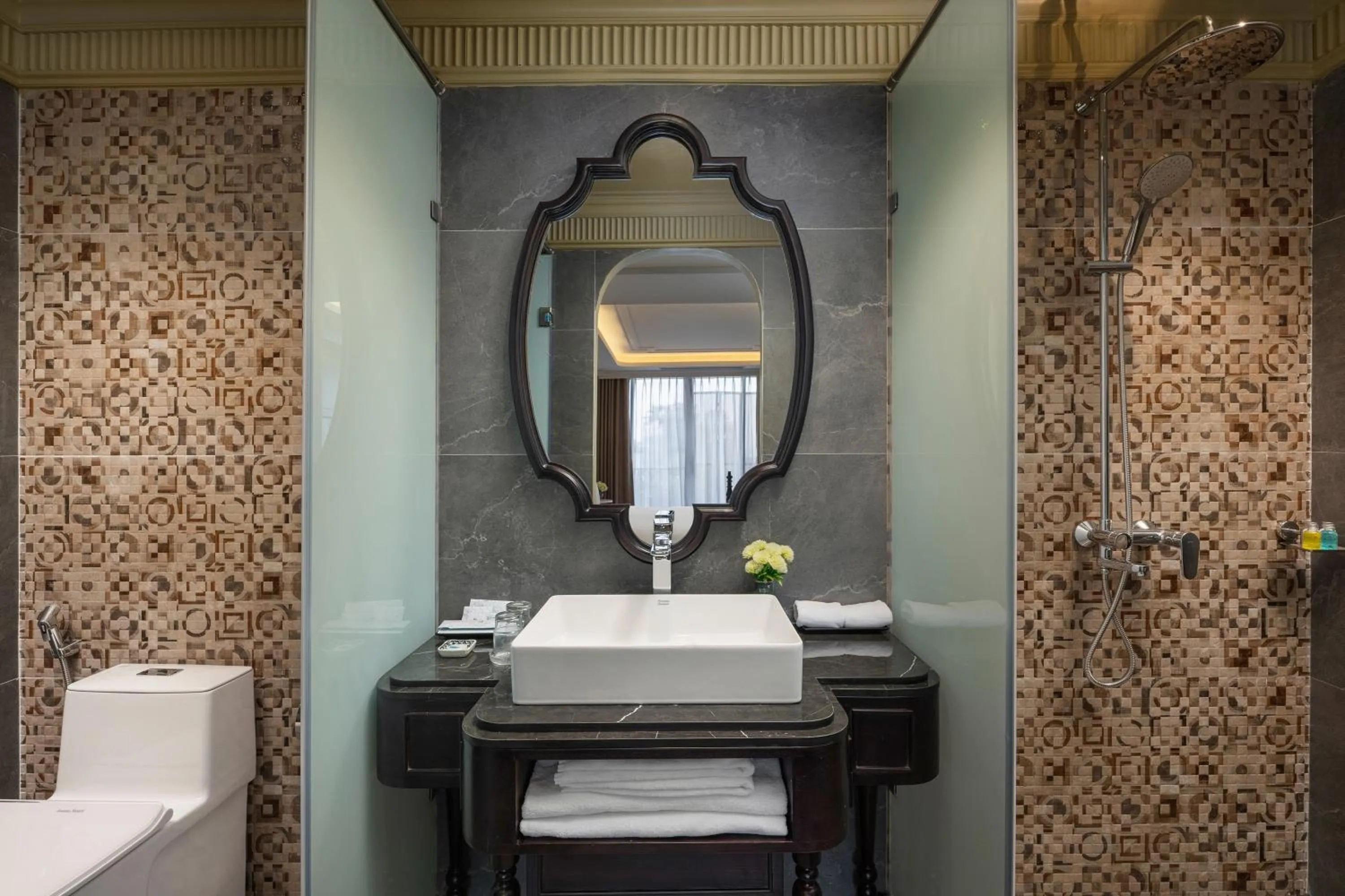 Bathroom in HOTEL De SOURIANT Premium Hanoi
