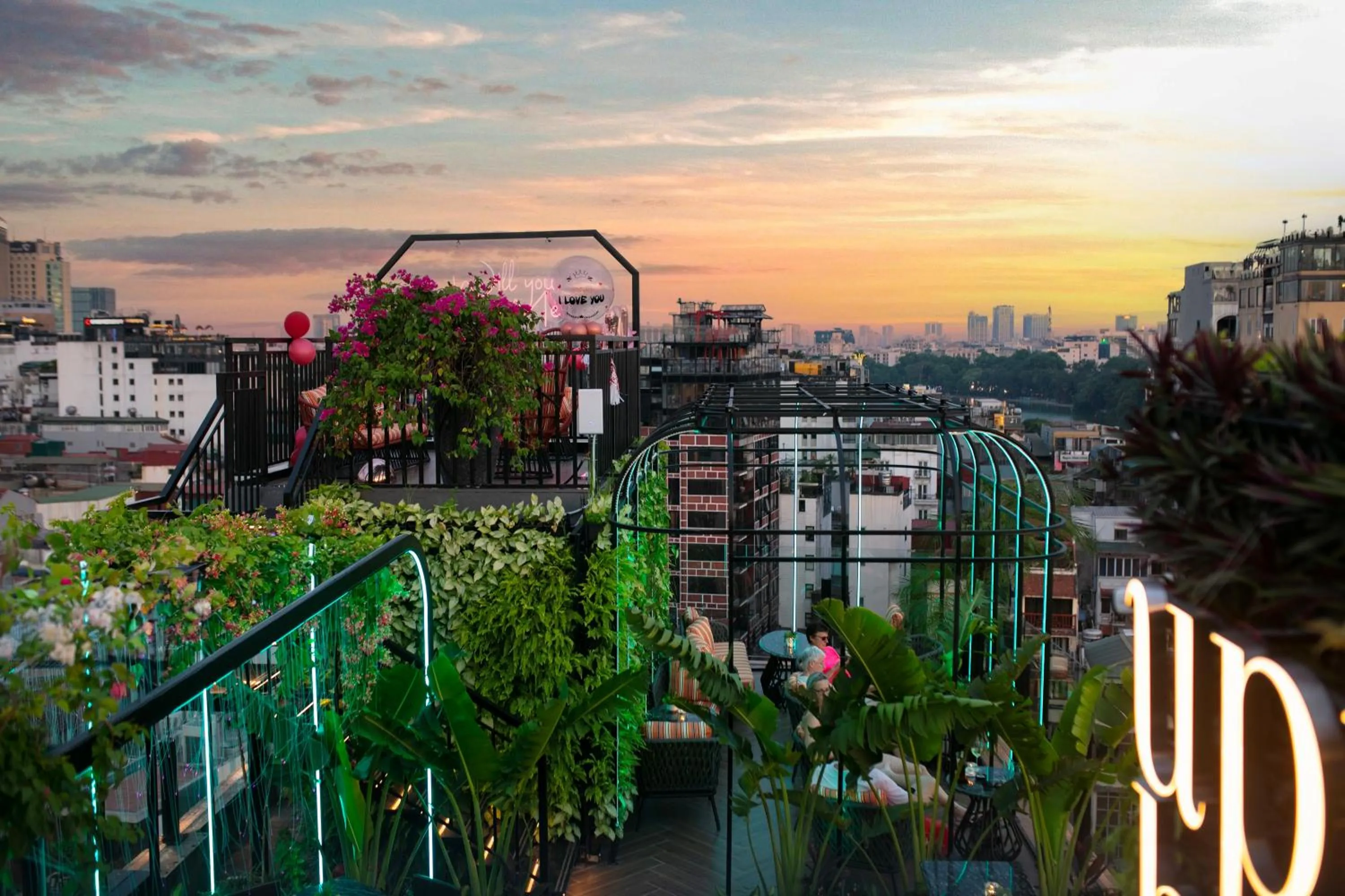 Property building in HOTEL De SOURIANT Premium Hanoi