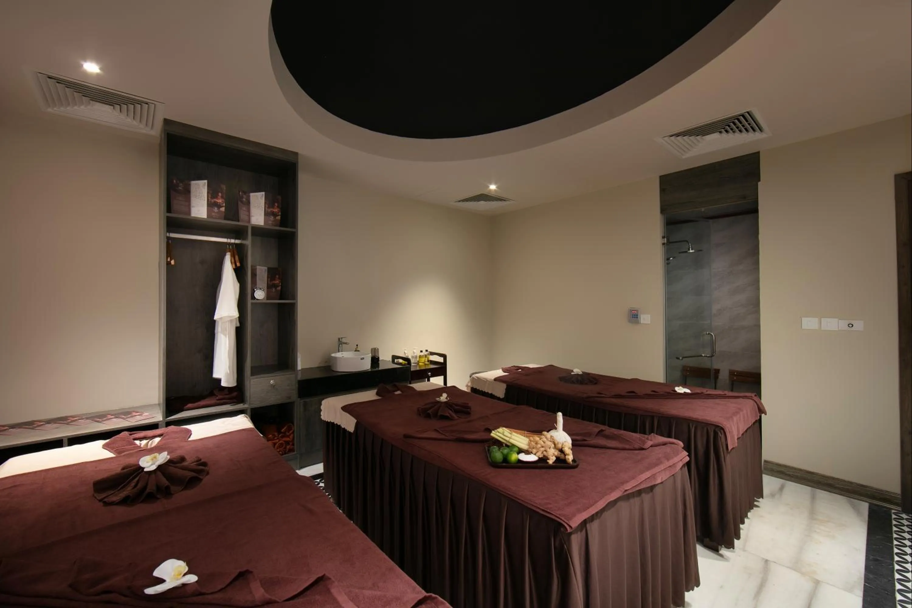 Massage in HOTEL De SOURIANT Premium Hanoi