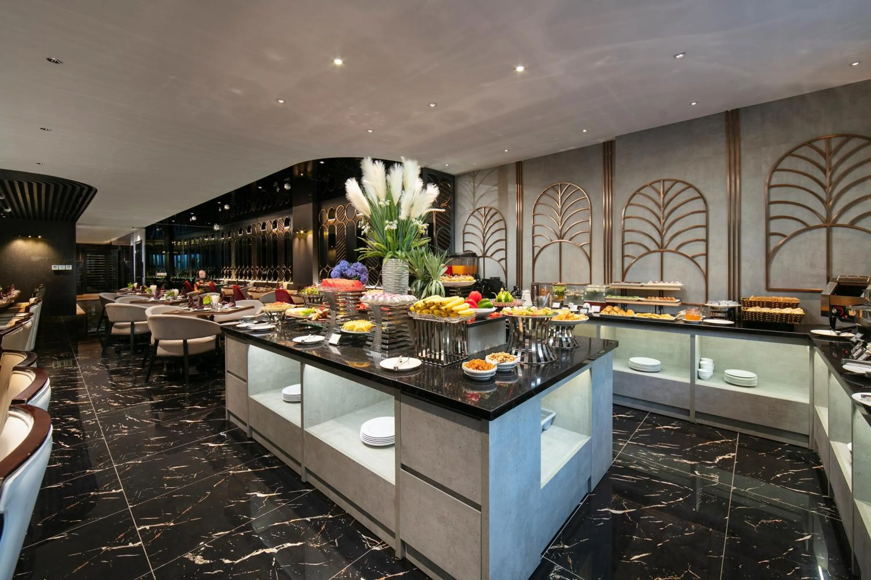 Restaurant/places to eat in HOTEL De SOURIANT Premium Hanoi