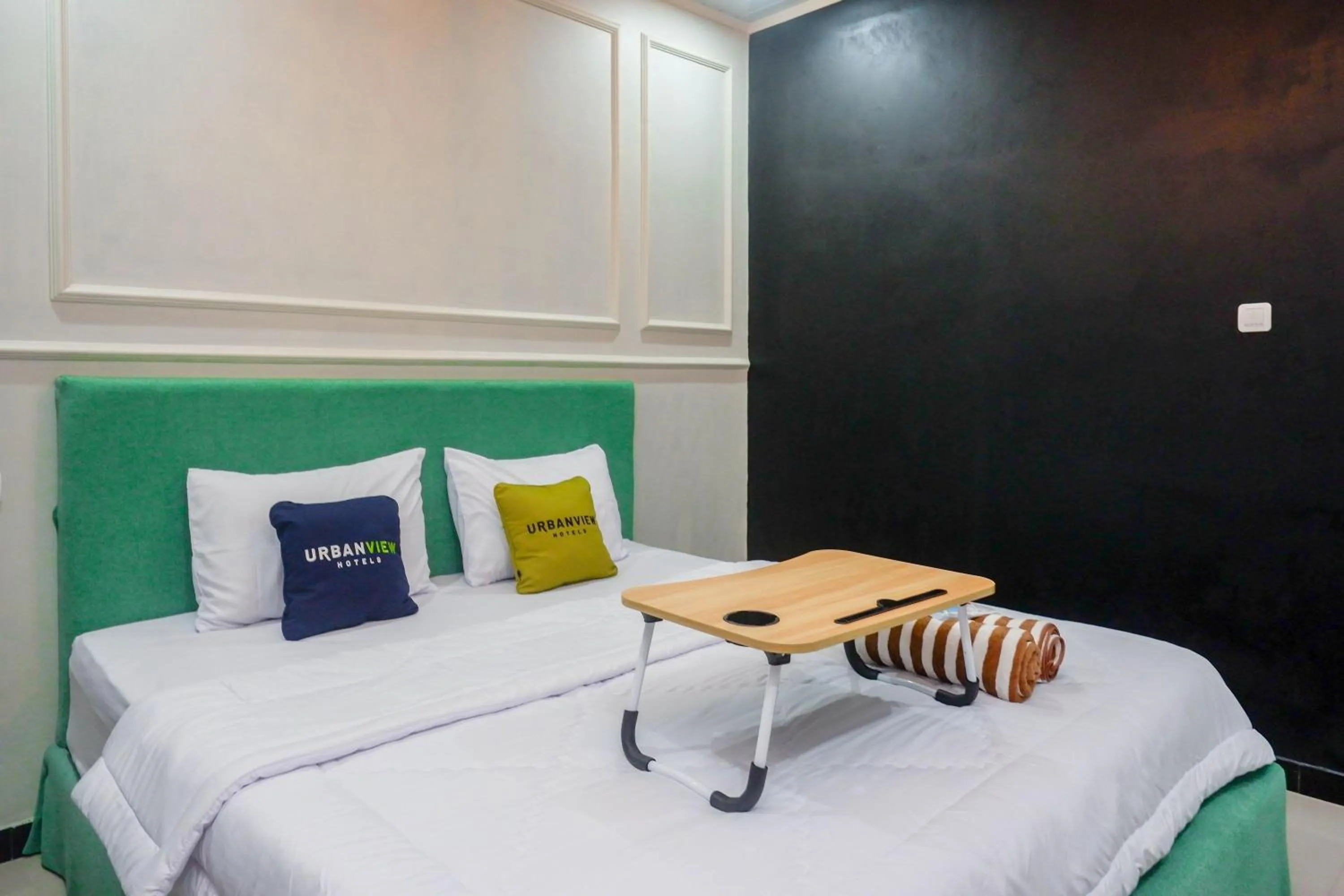 Bedroom, Bed in Urbanview Hotel Umbrella Dieng by RedDoorz