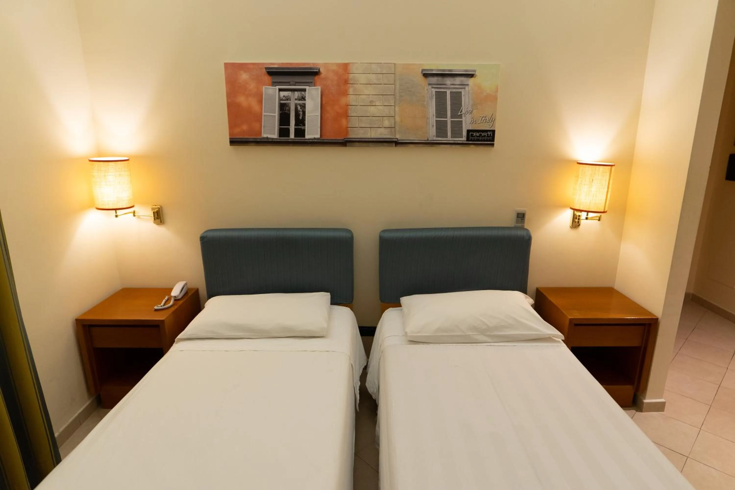 Bedroom, Bed in Crosti Hotel