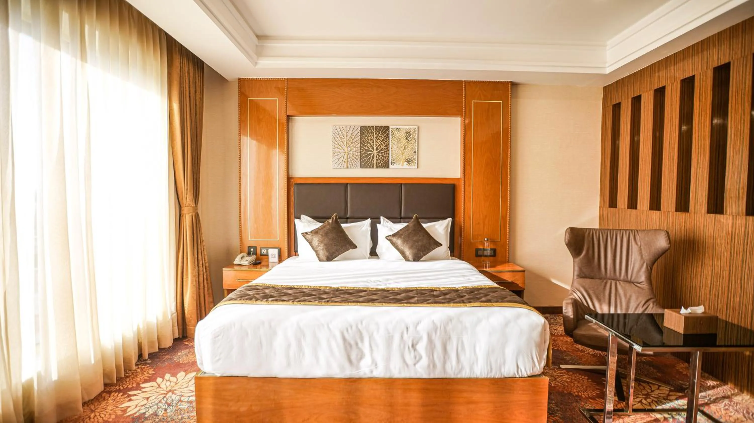 Bedroom, Bed in Leroy Grand - Yeshwanthpur