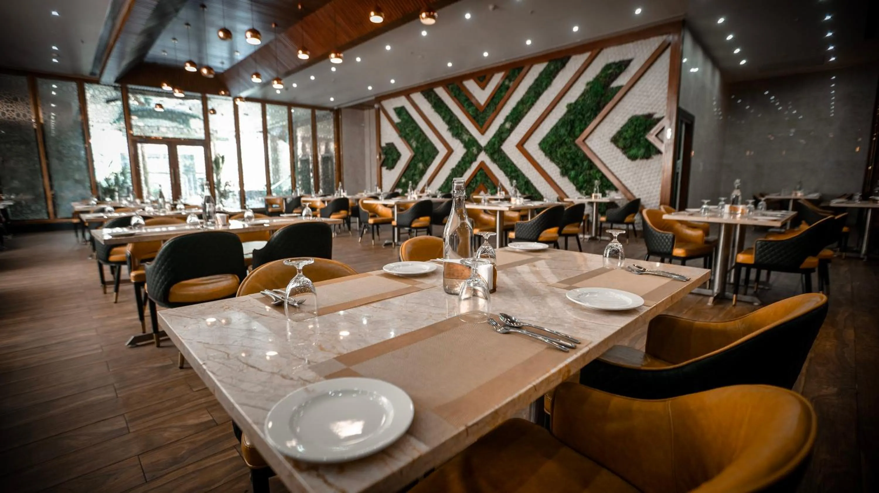 Restaurant/places to eat in Leroy Grand - Yeshwanthpur