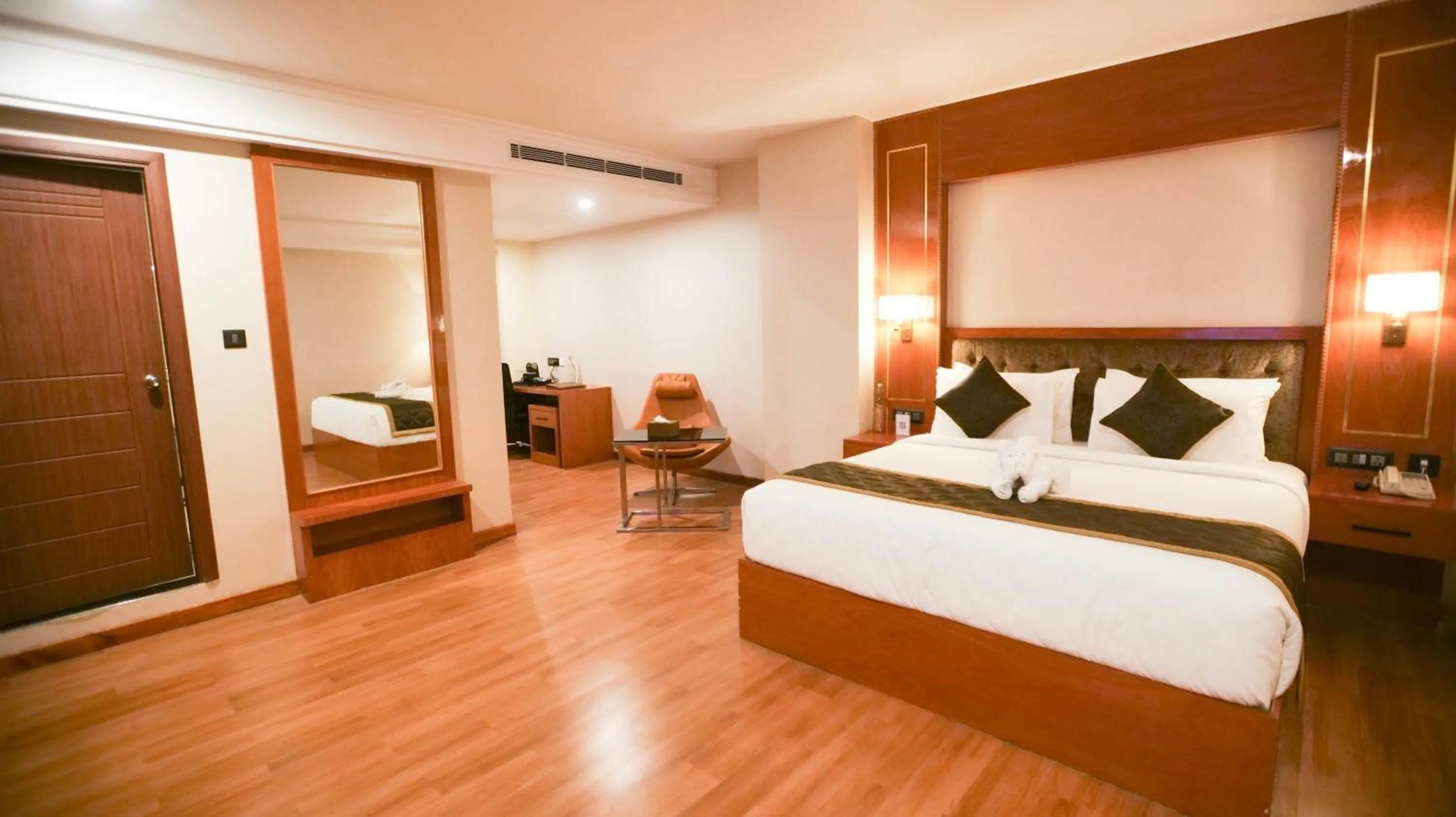 Bedroom, Bed in Leroy Grand - Yeshwanthpur