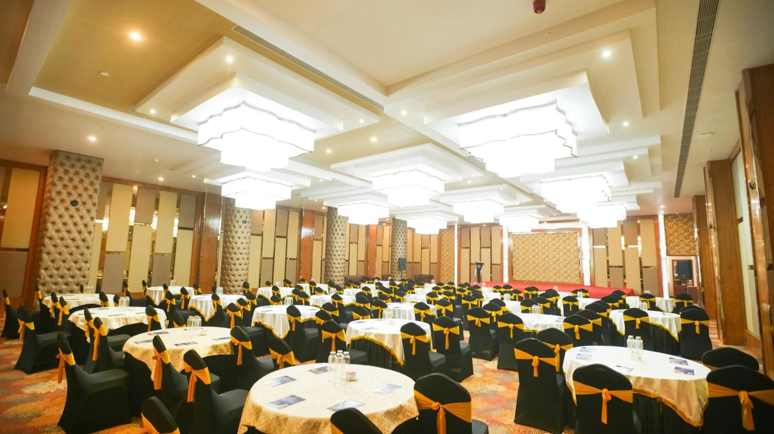 Banquet/Function facilities in Leroy Grand - Yeshwanthpur