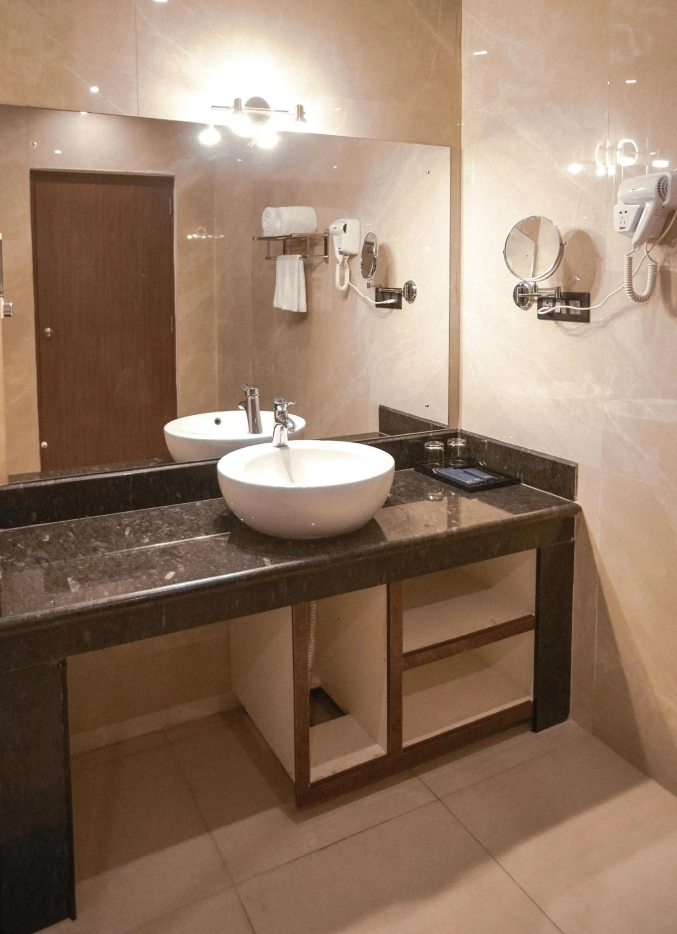 Bathroom in Leroy Grand - Yeshwanthpur