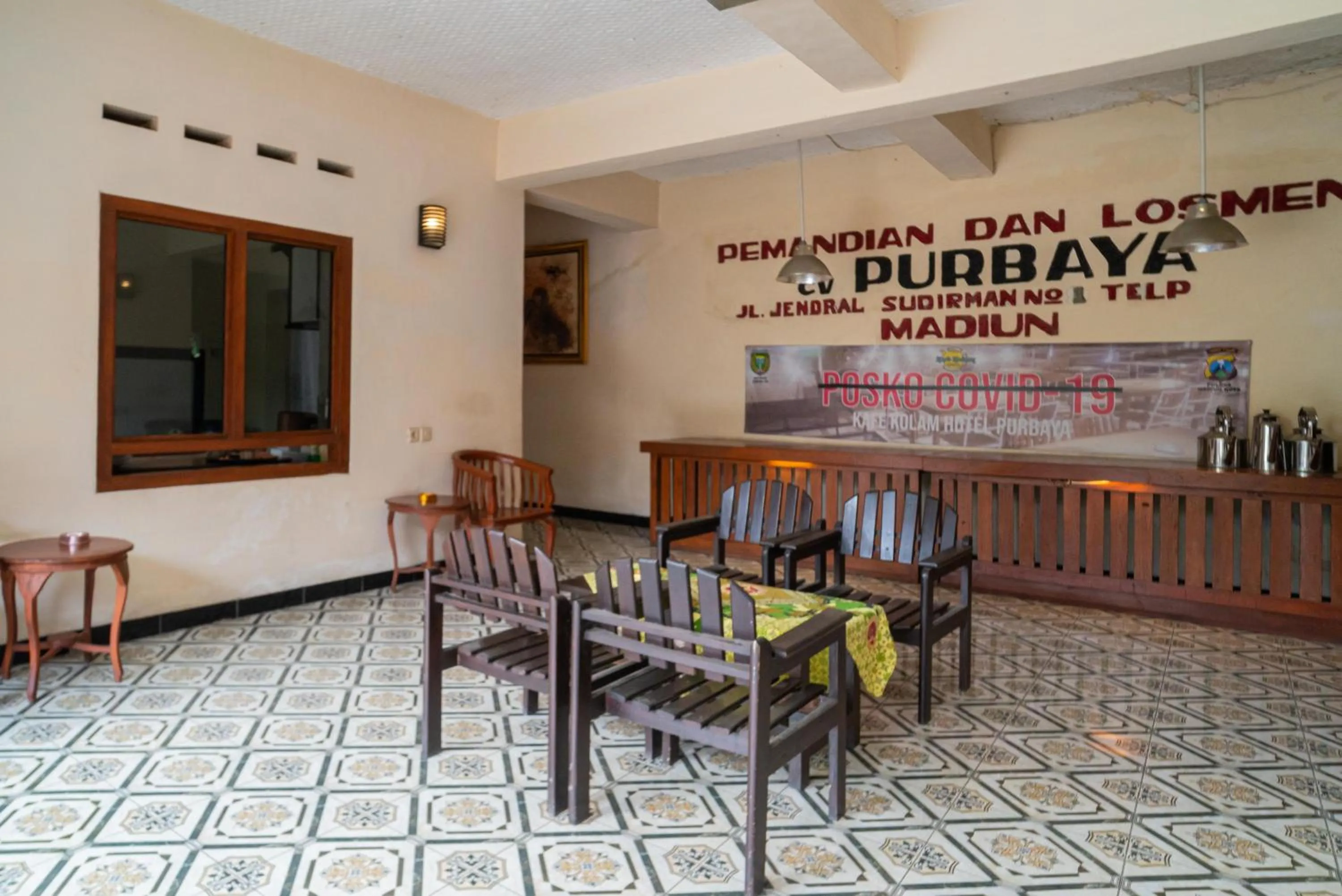 Lobby or reception in RedDoorz @ Panglima Sudirman Madiun