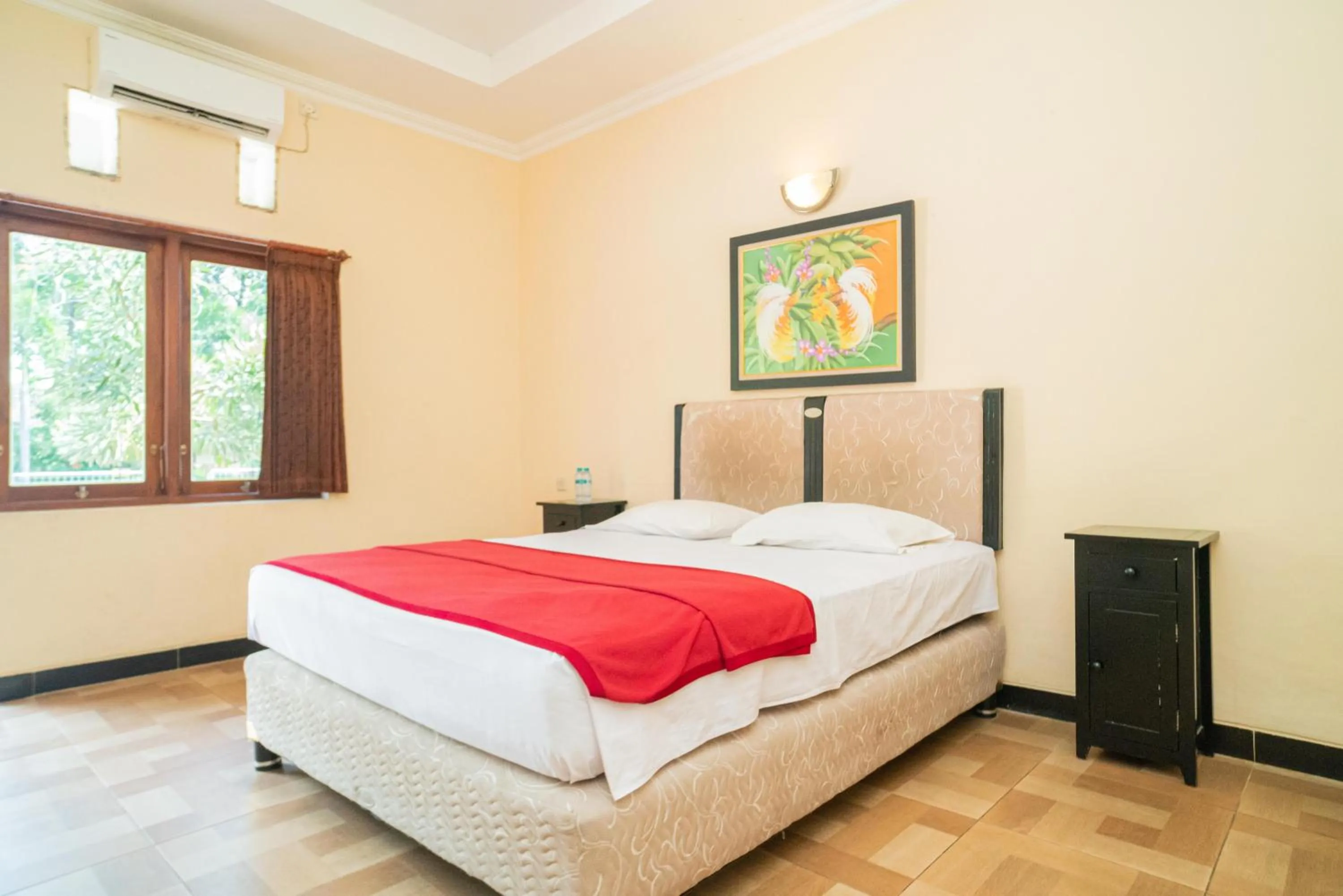 Bedroom, Bed in RedDoorz @ Panglima Sudirman Madiun