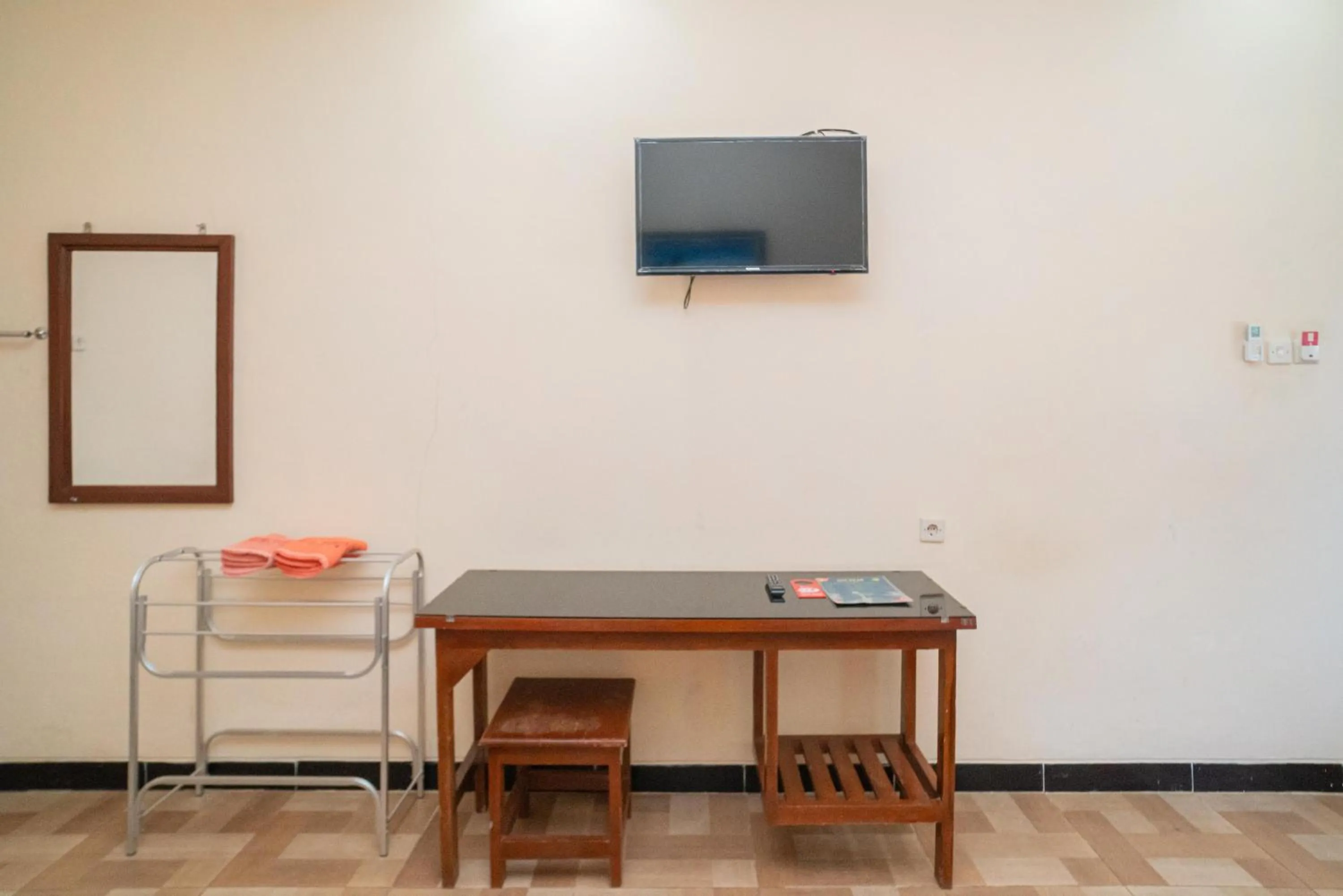 Bedroom in RedDoorz @ Panglima Sudirman Madiun