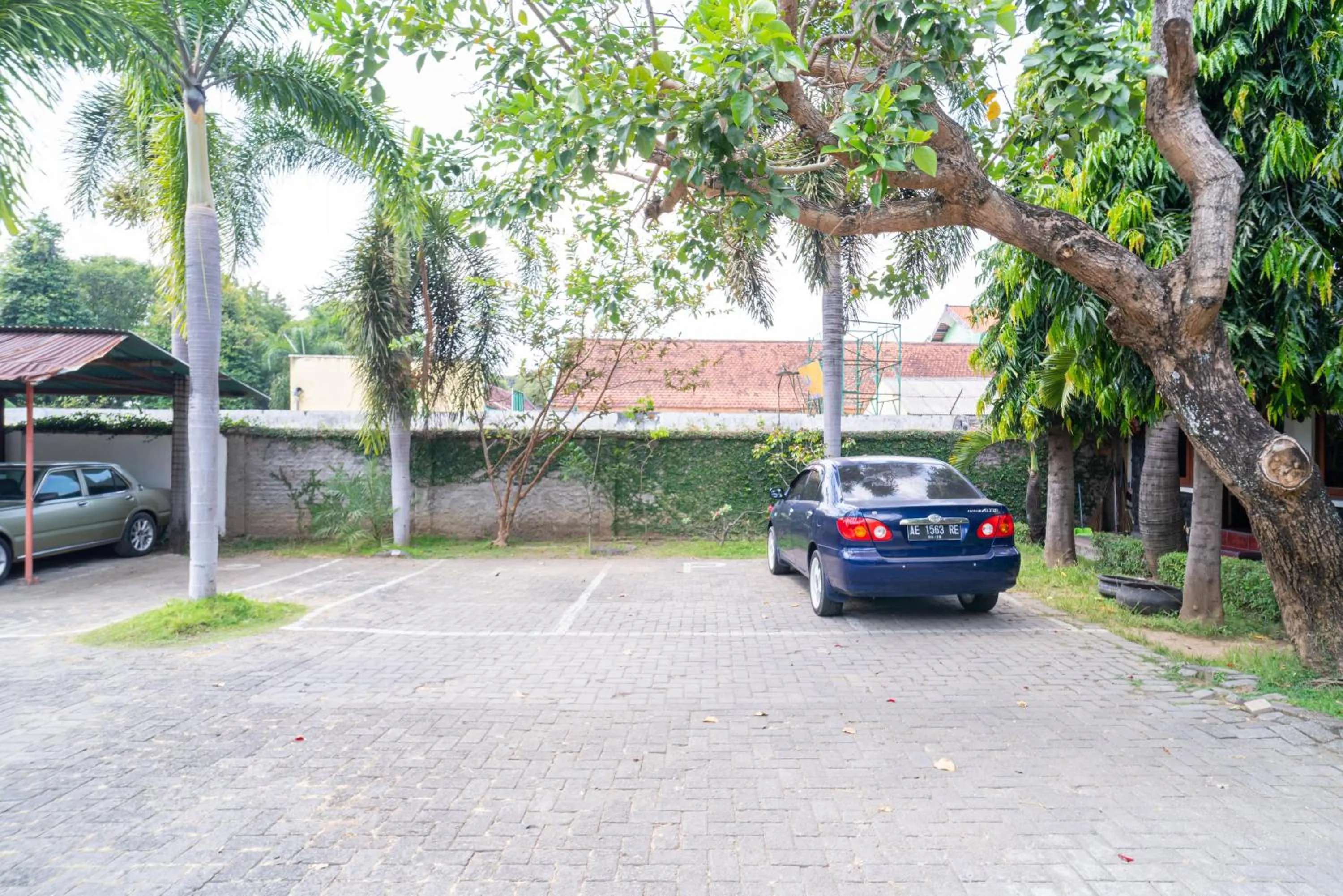 Parking in RedDoorz @ Panglima Sudirman Madiun