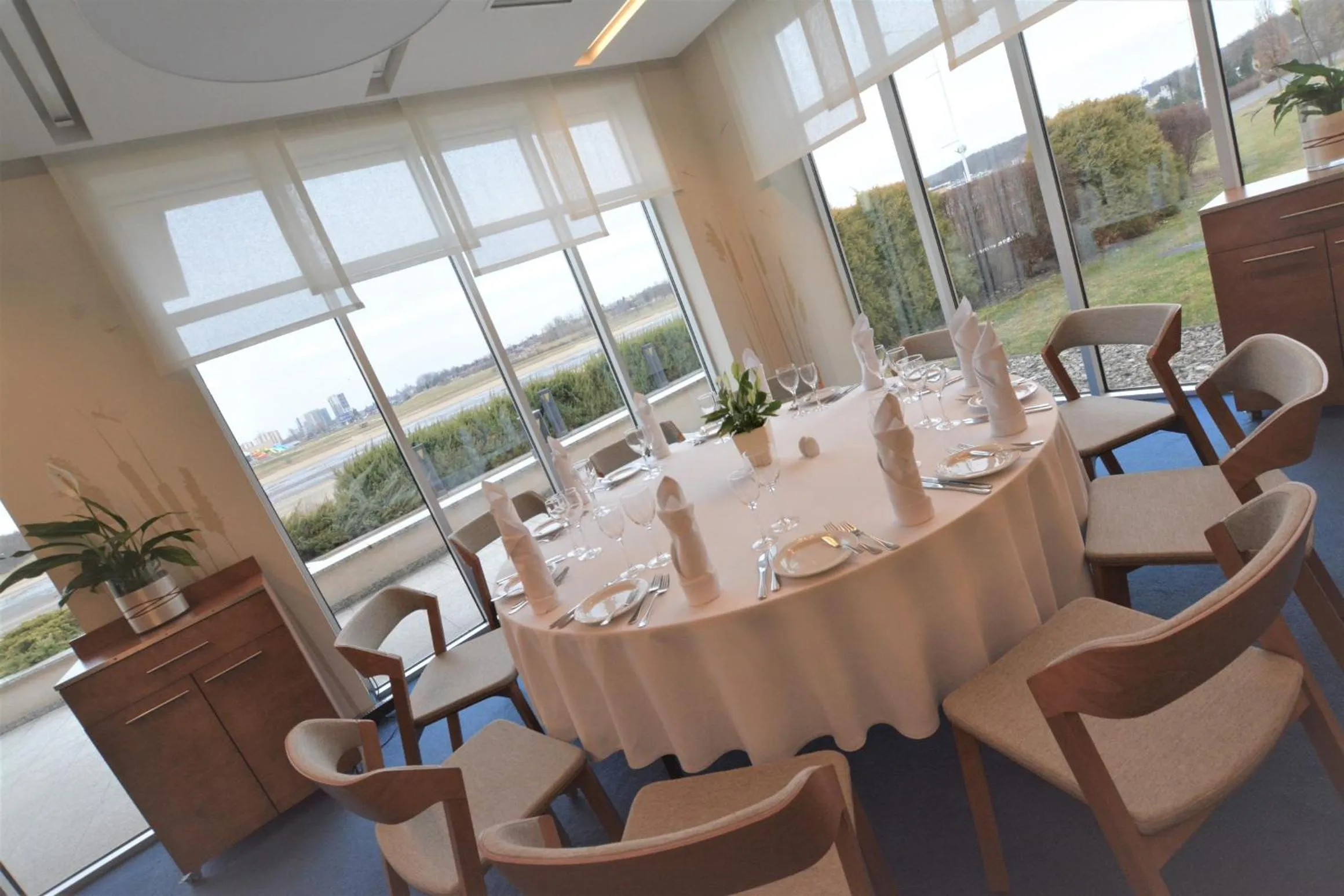 Restaurant/places to eat in Hotel HP Park Poznań Malta